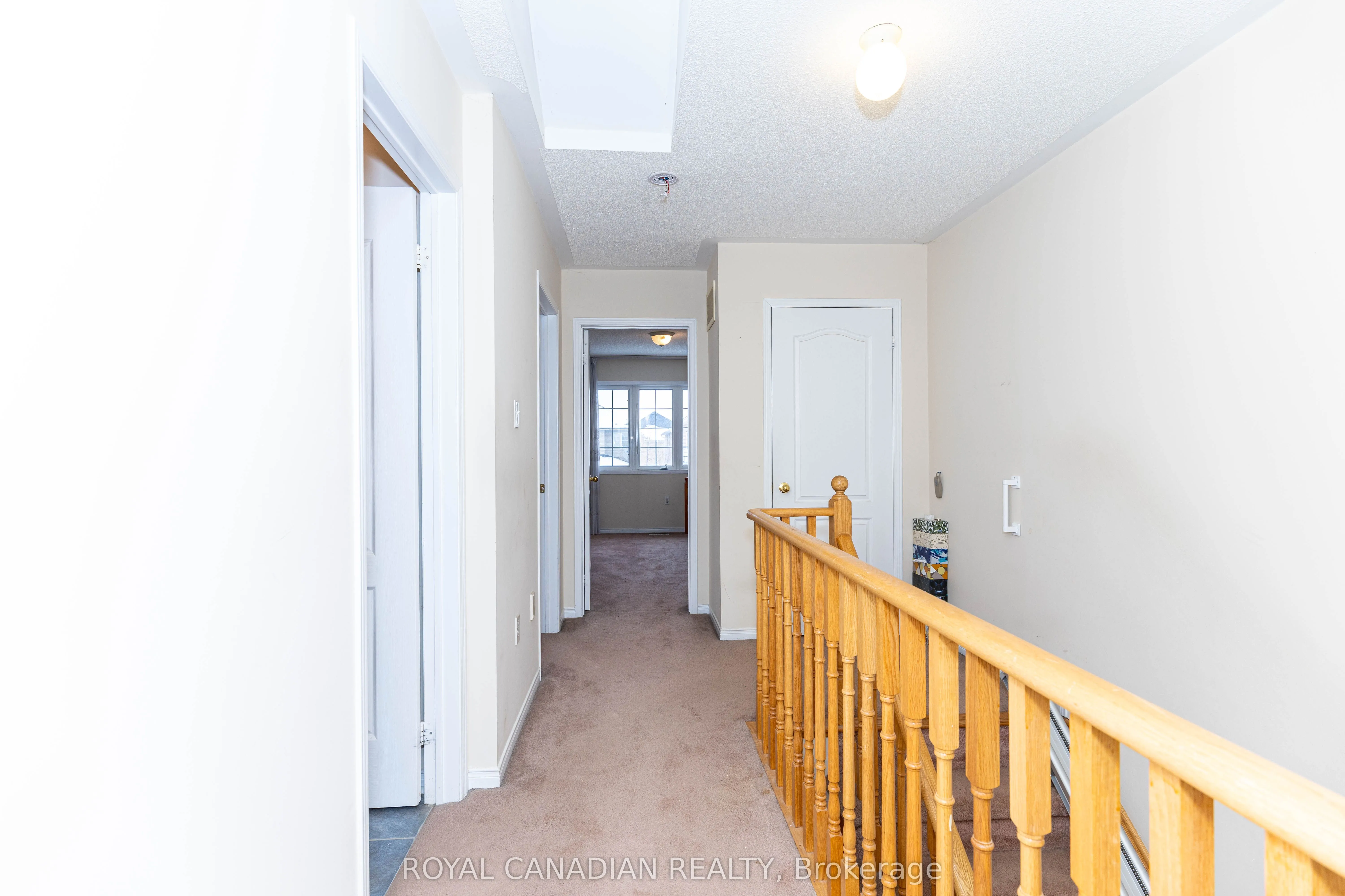 101 Crystalview Crescent