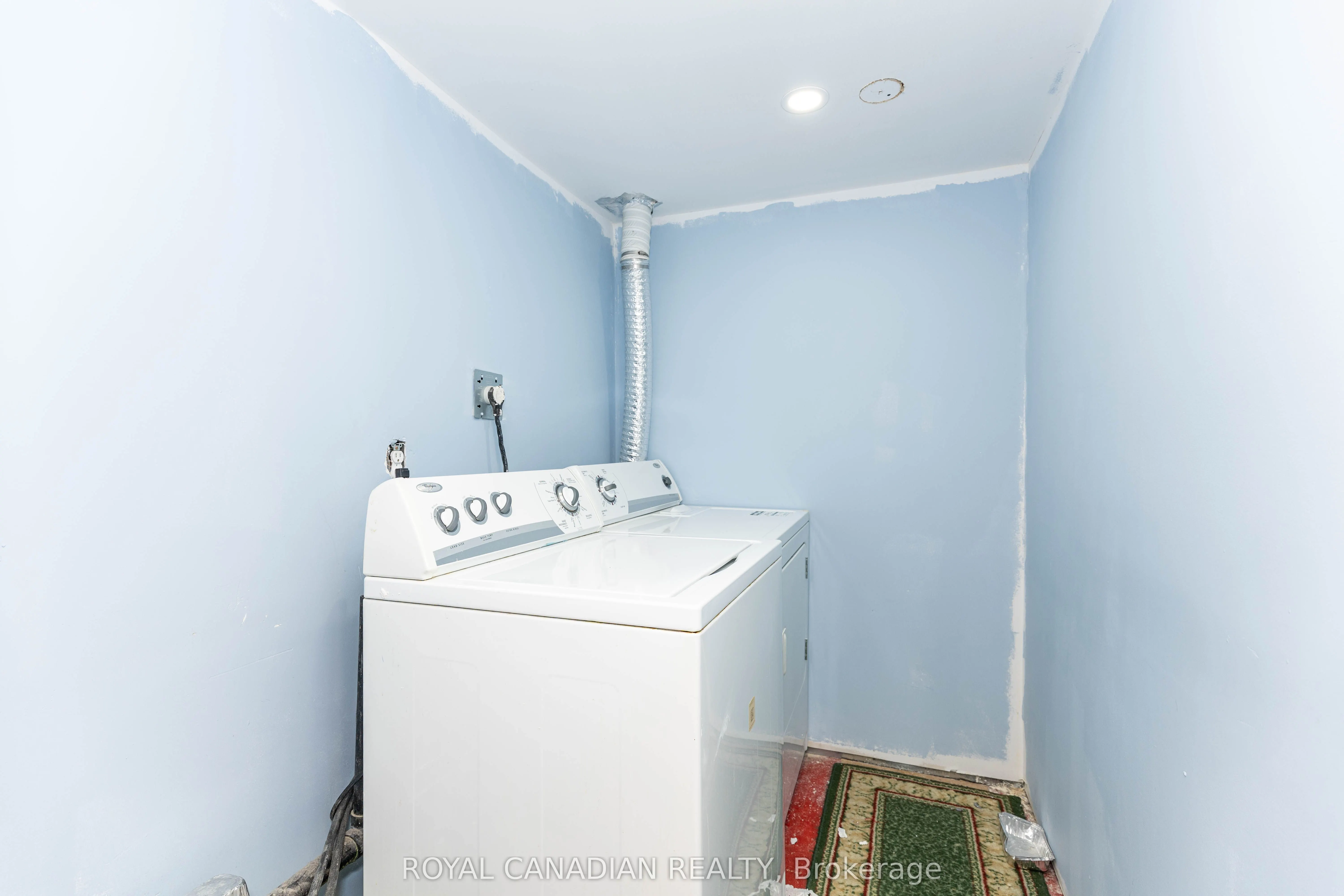 101 Crystalview Crescent