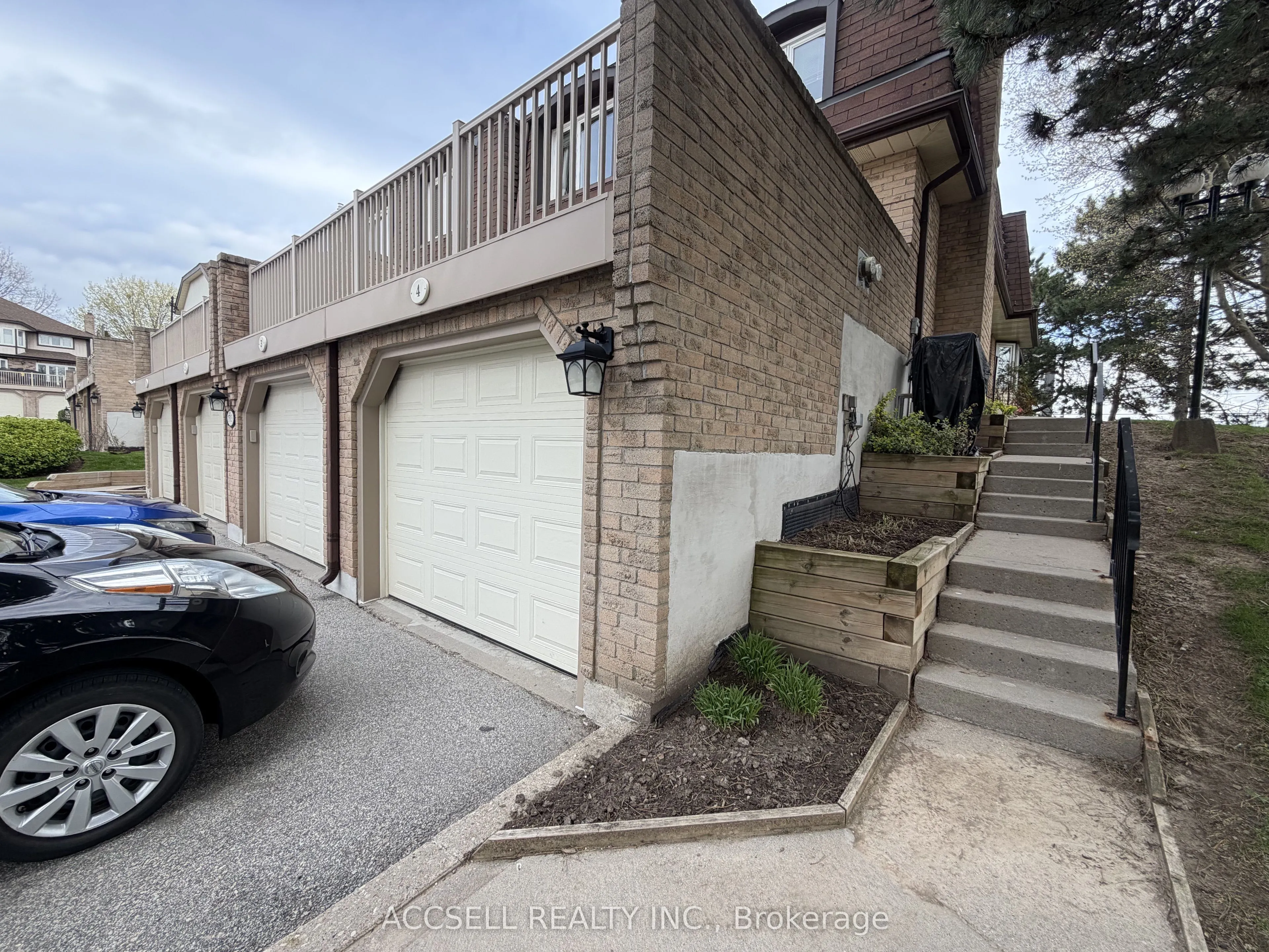 1510 Upper Middle Road #4
