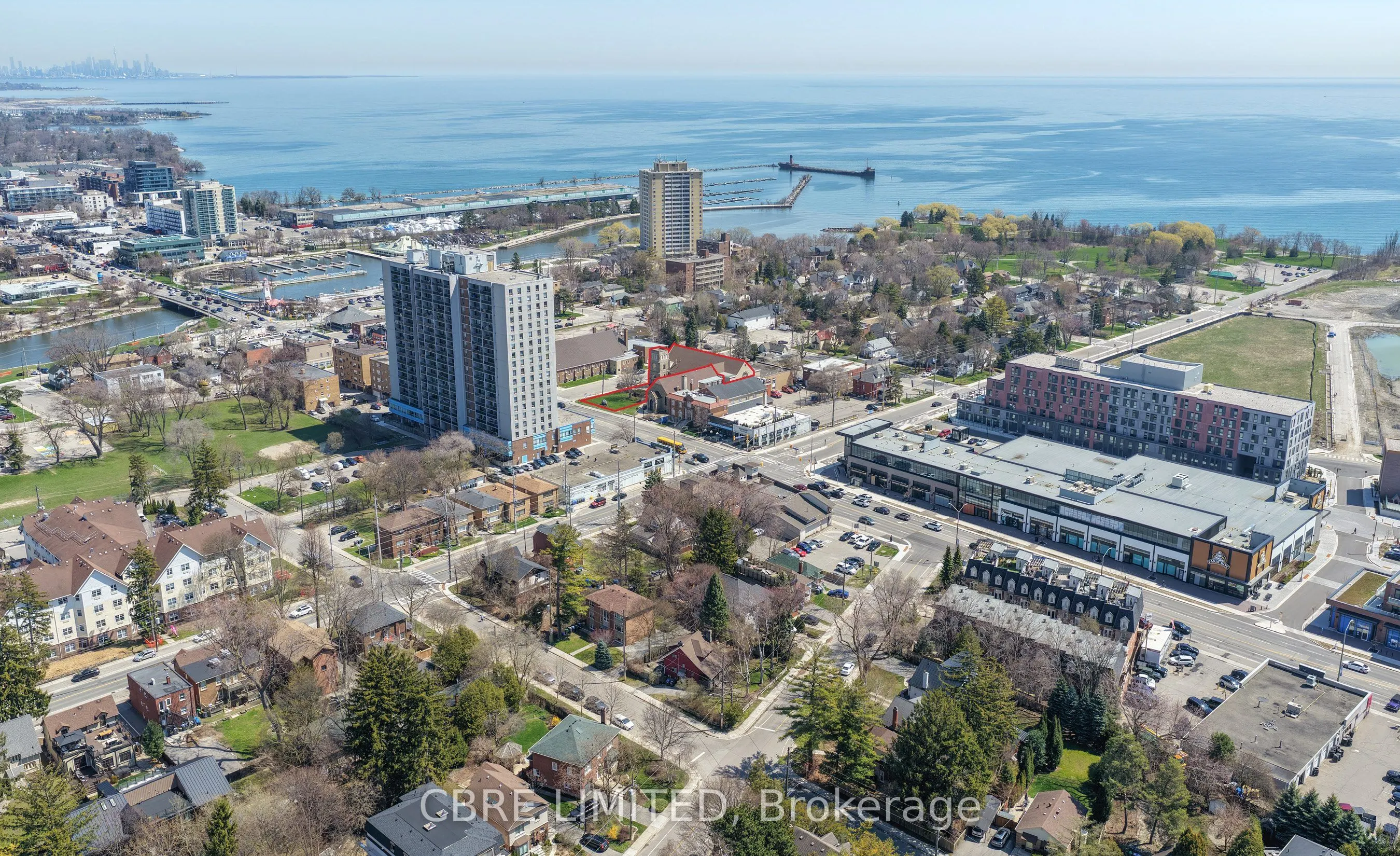 151 Lakeshore Road W