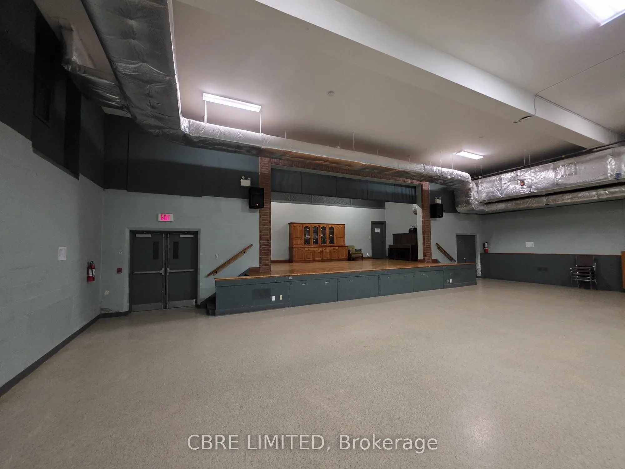 151 Lakeshore Road W