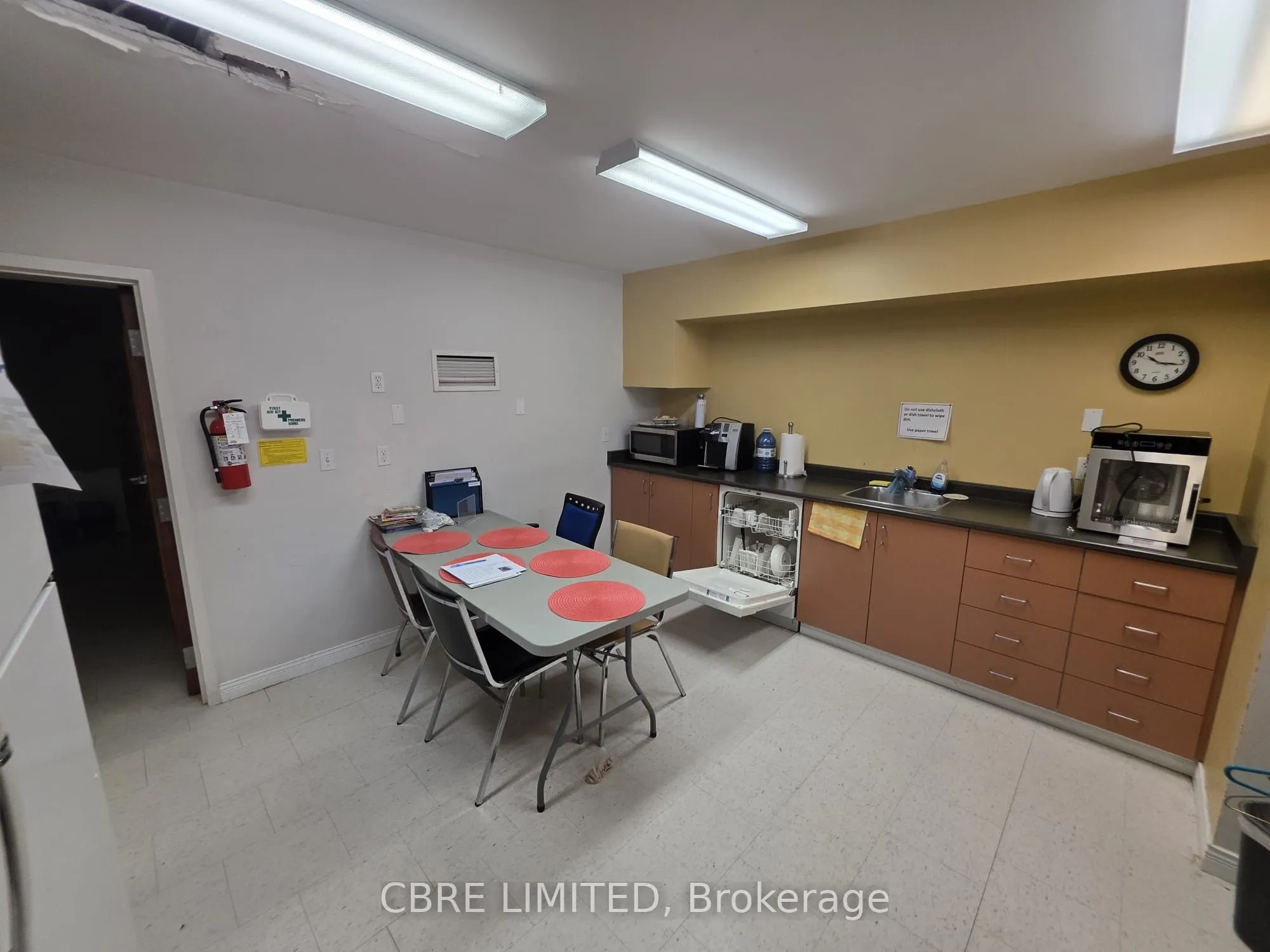 151 Lakeshore Road W