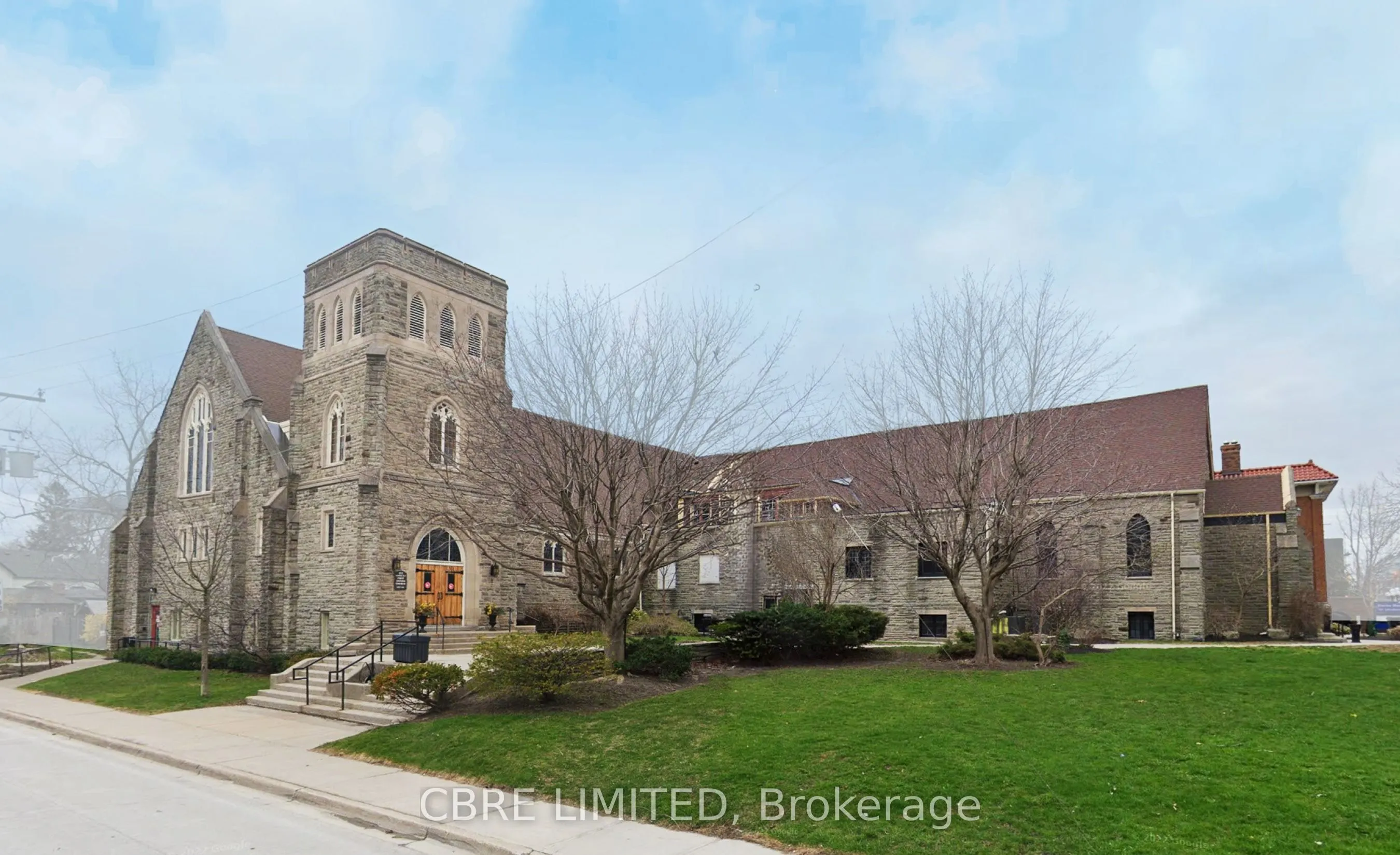 151 Lakeshore Road W