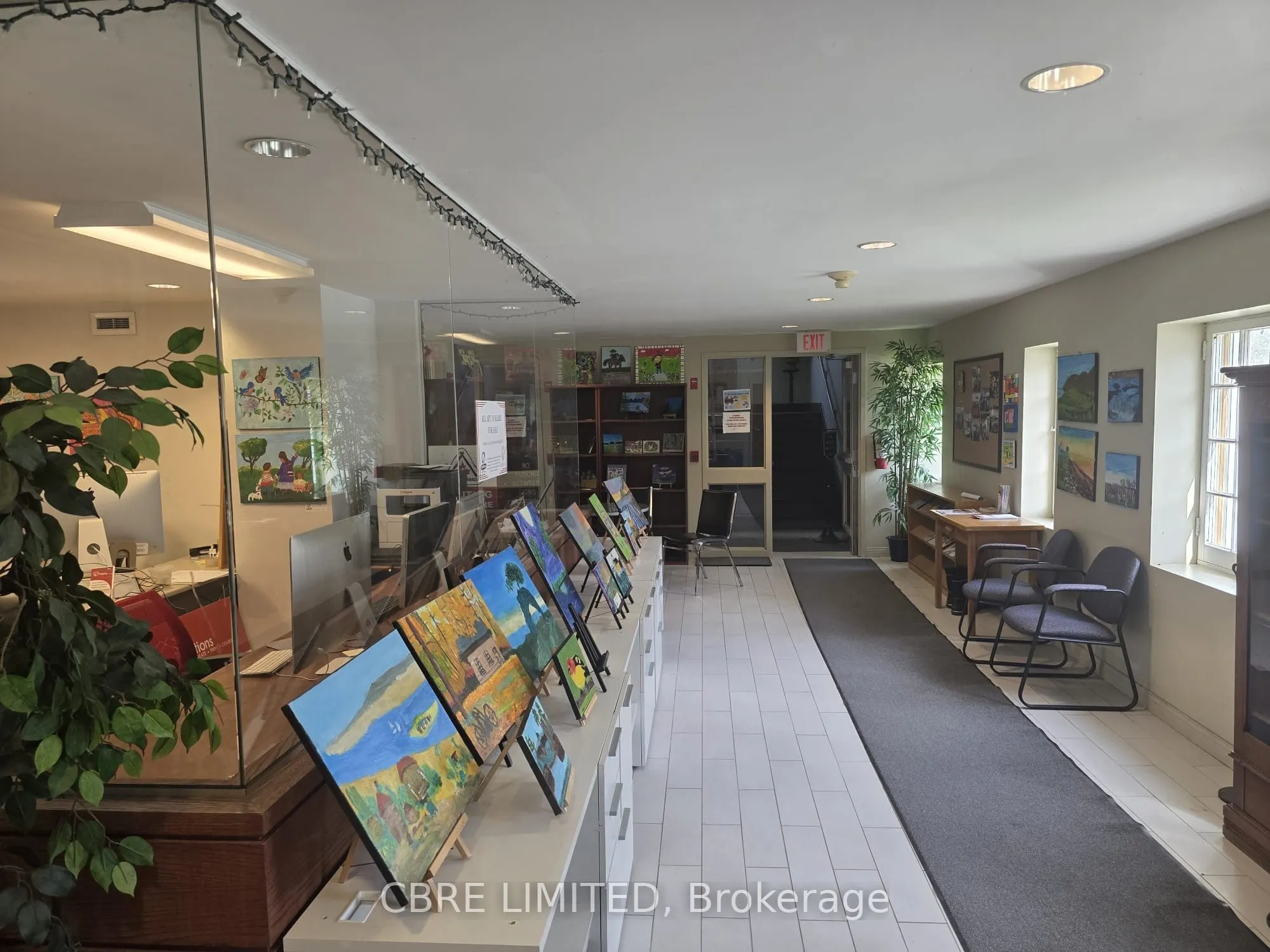 151 Lakeshore Road W