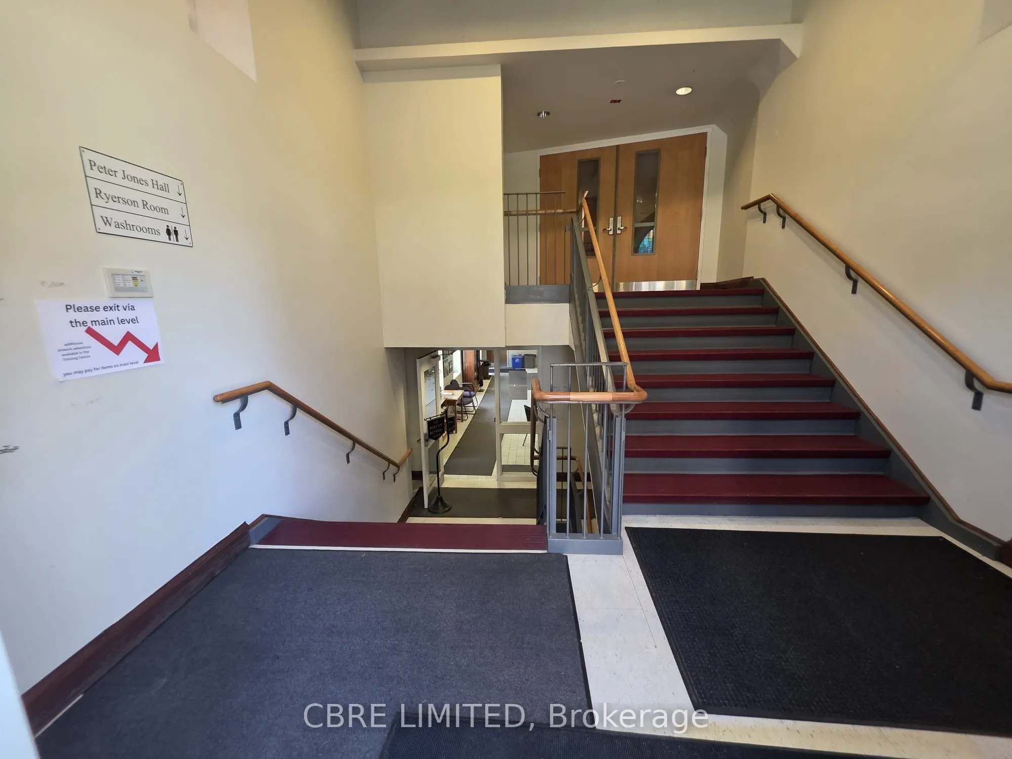 151 Lakeshore Road W