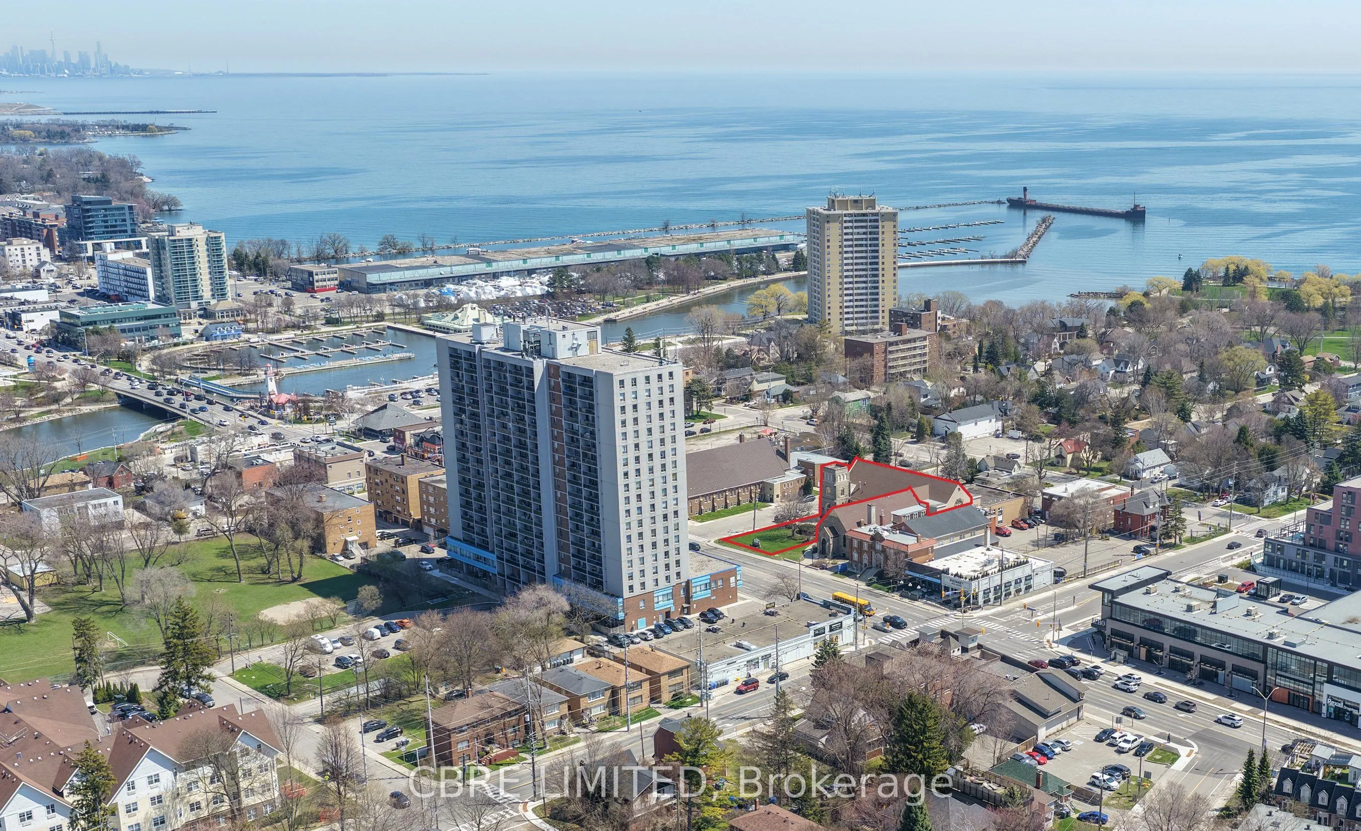 151 Lakeshore Road W