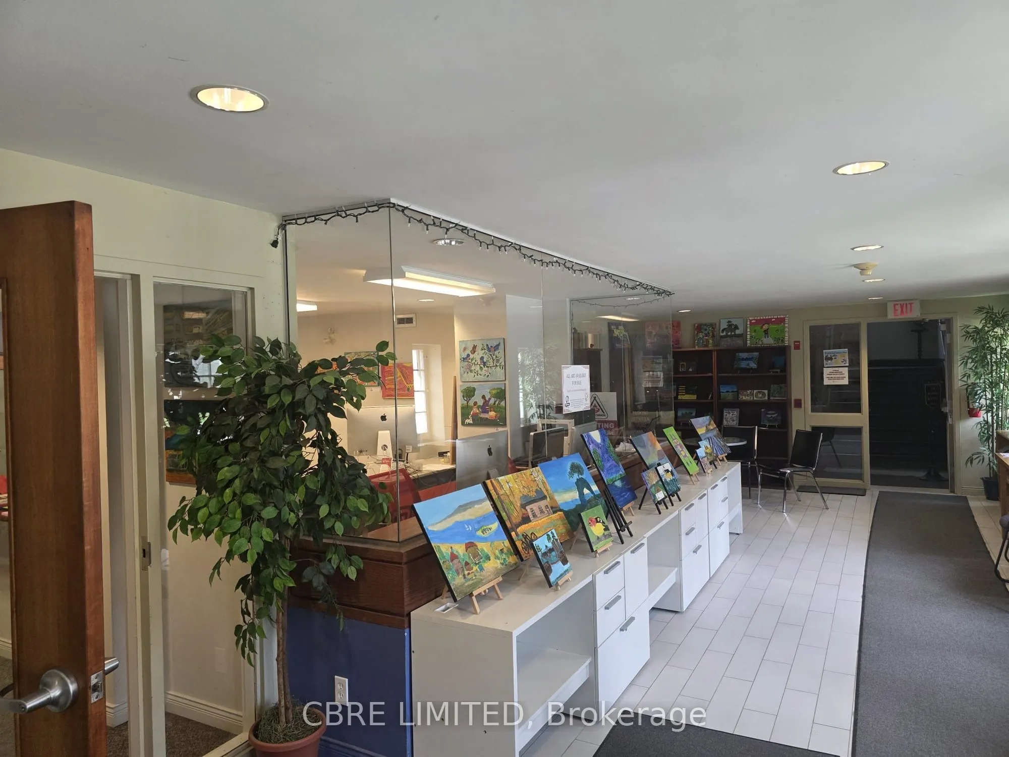 151 Lakeshore Road W