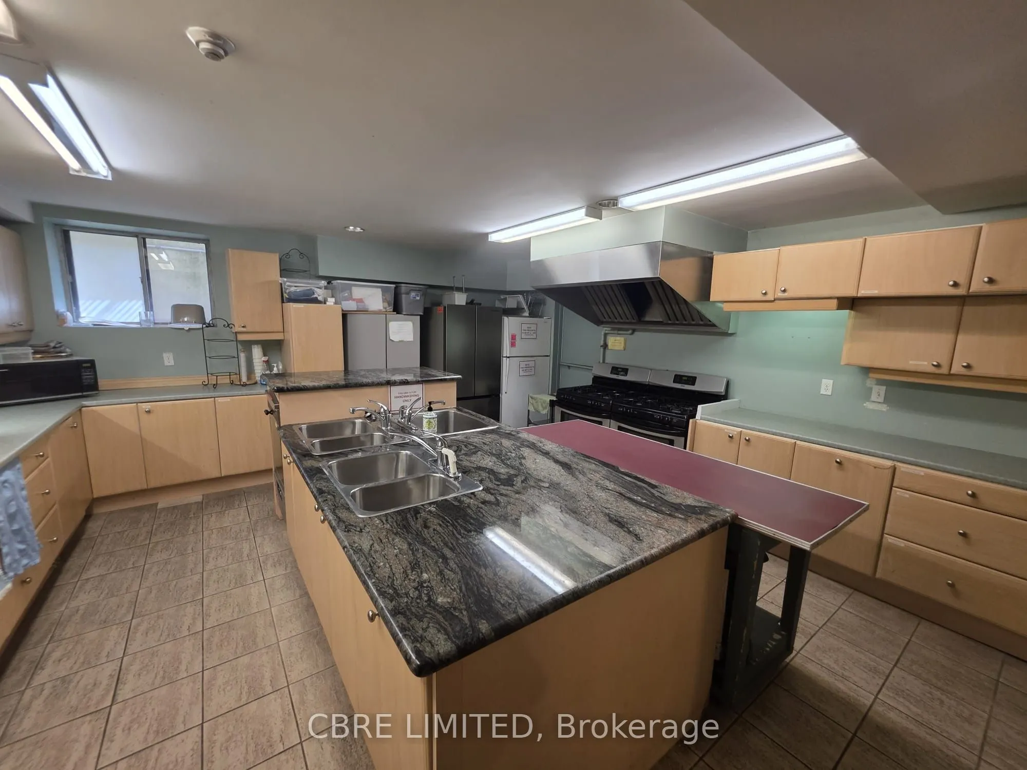 151 Lakeshore Road W