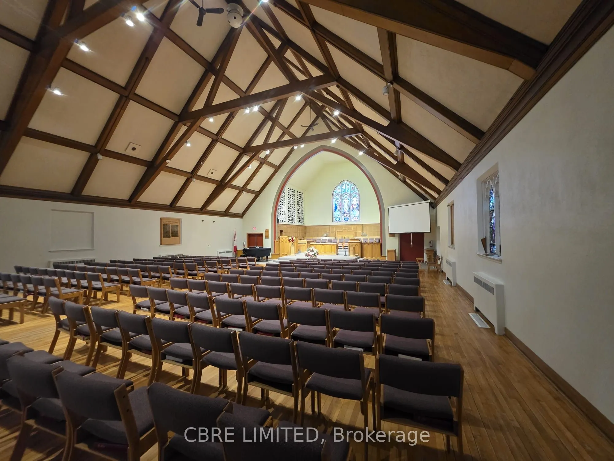151 Lakeshore Road W