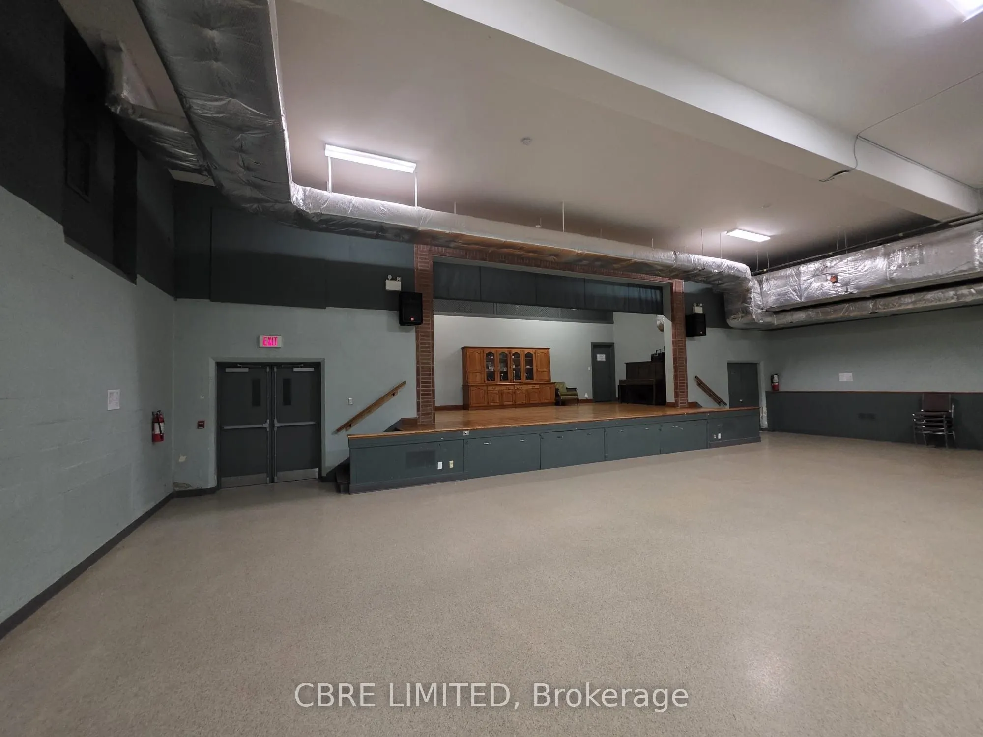 151 Lakeshore Road W