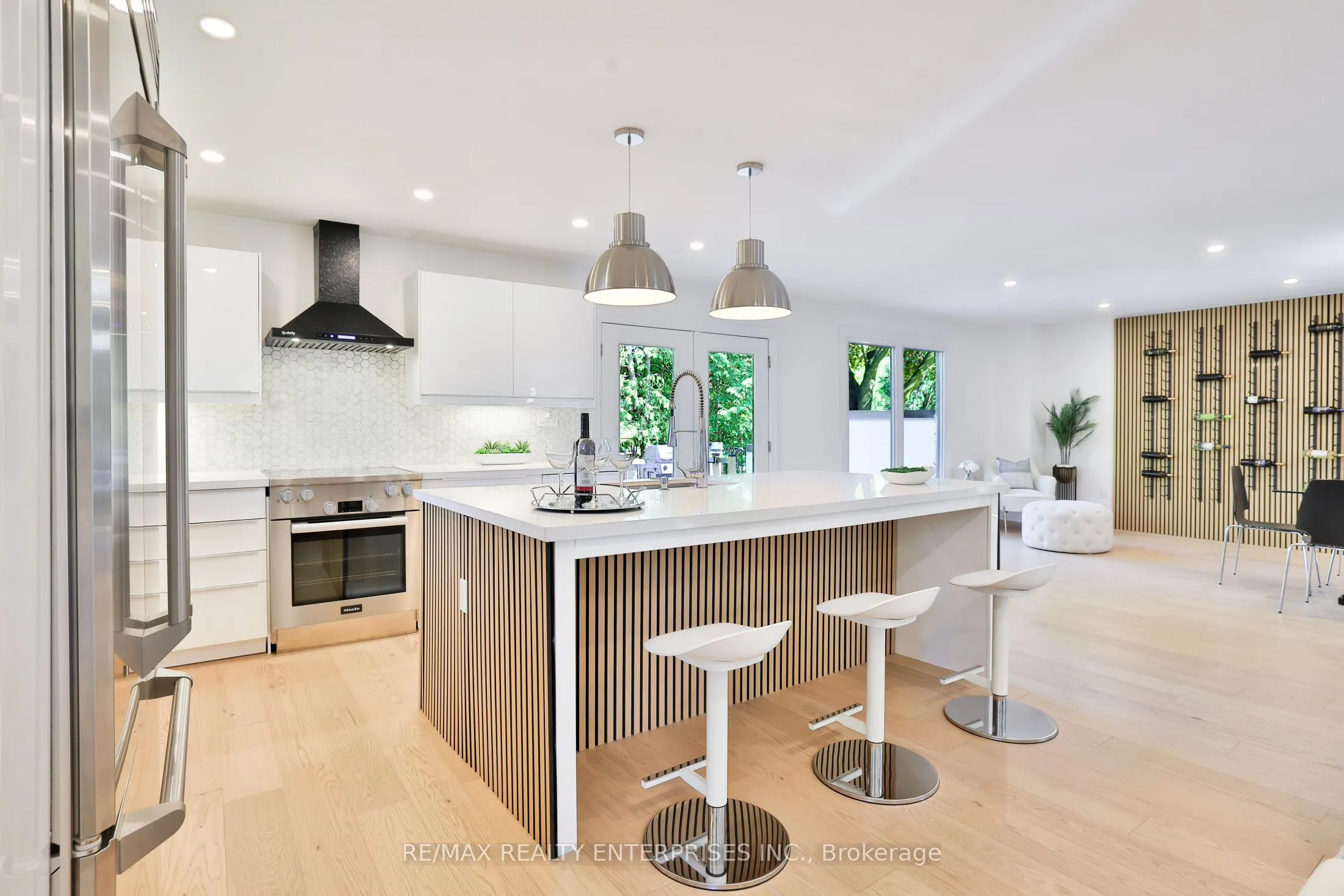 625 Sir Richards Road