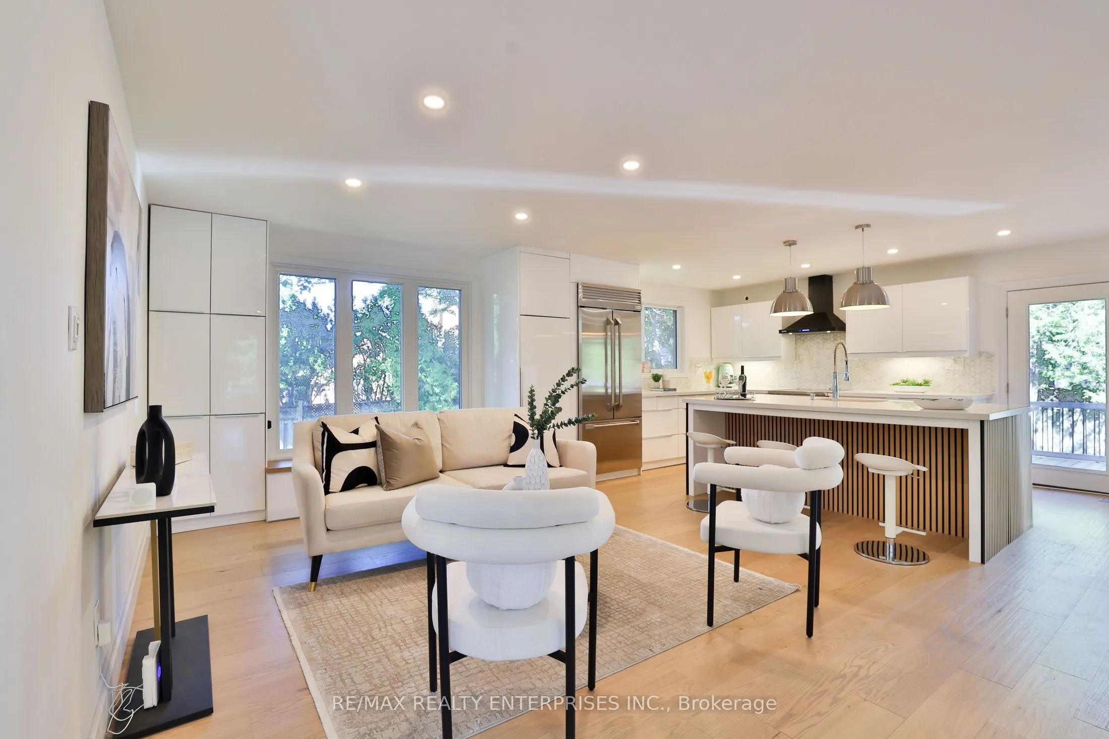 625 Sir Richards Road