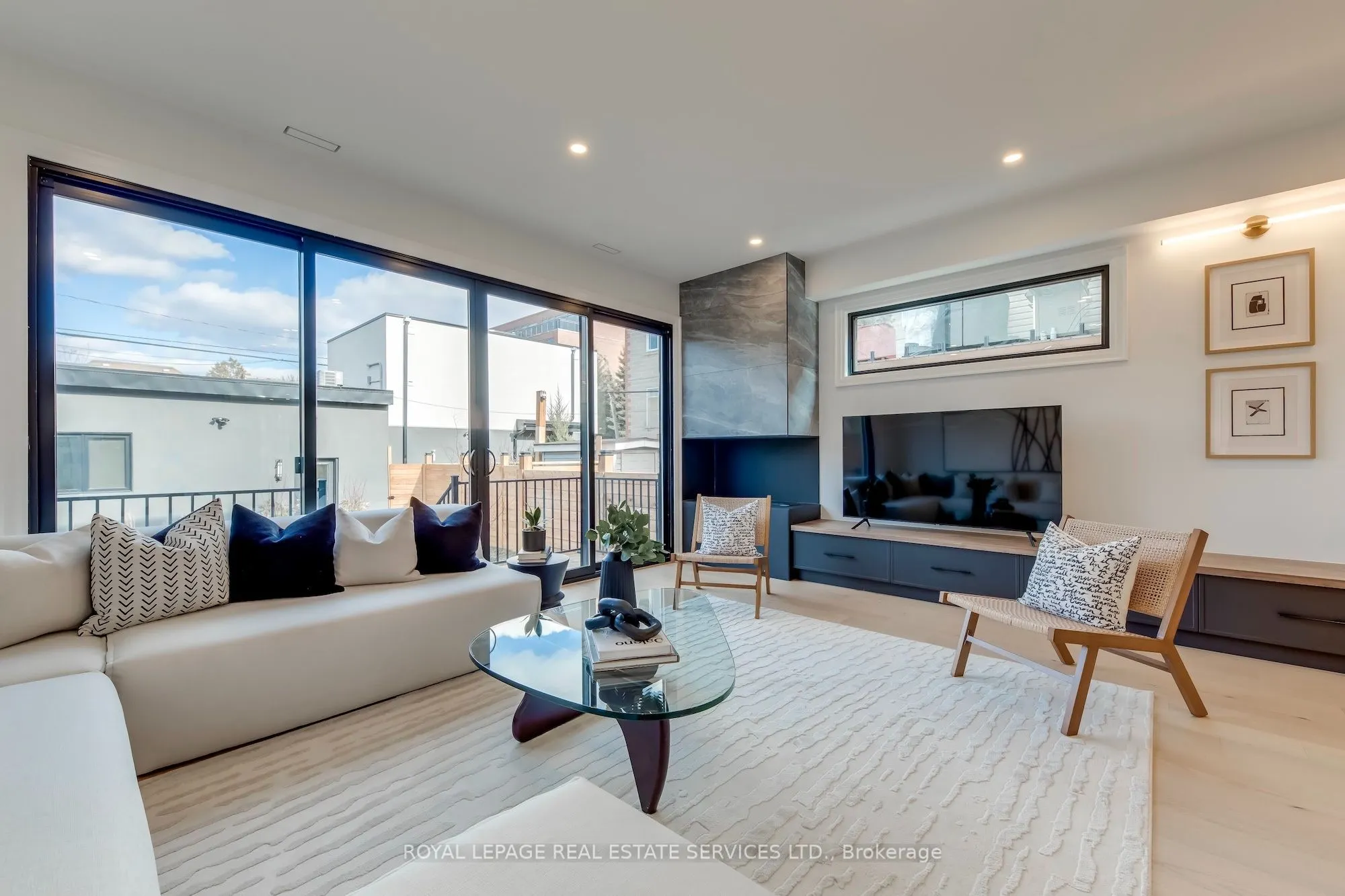 561 Durie Street