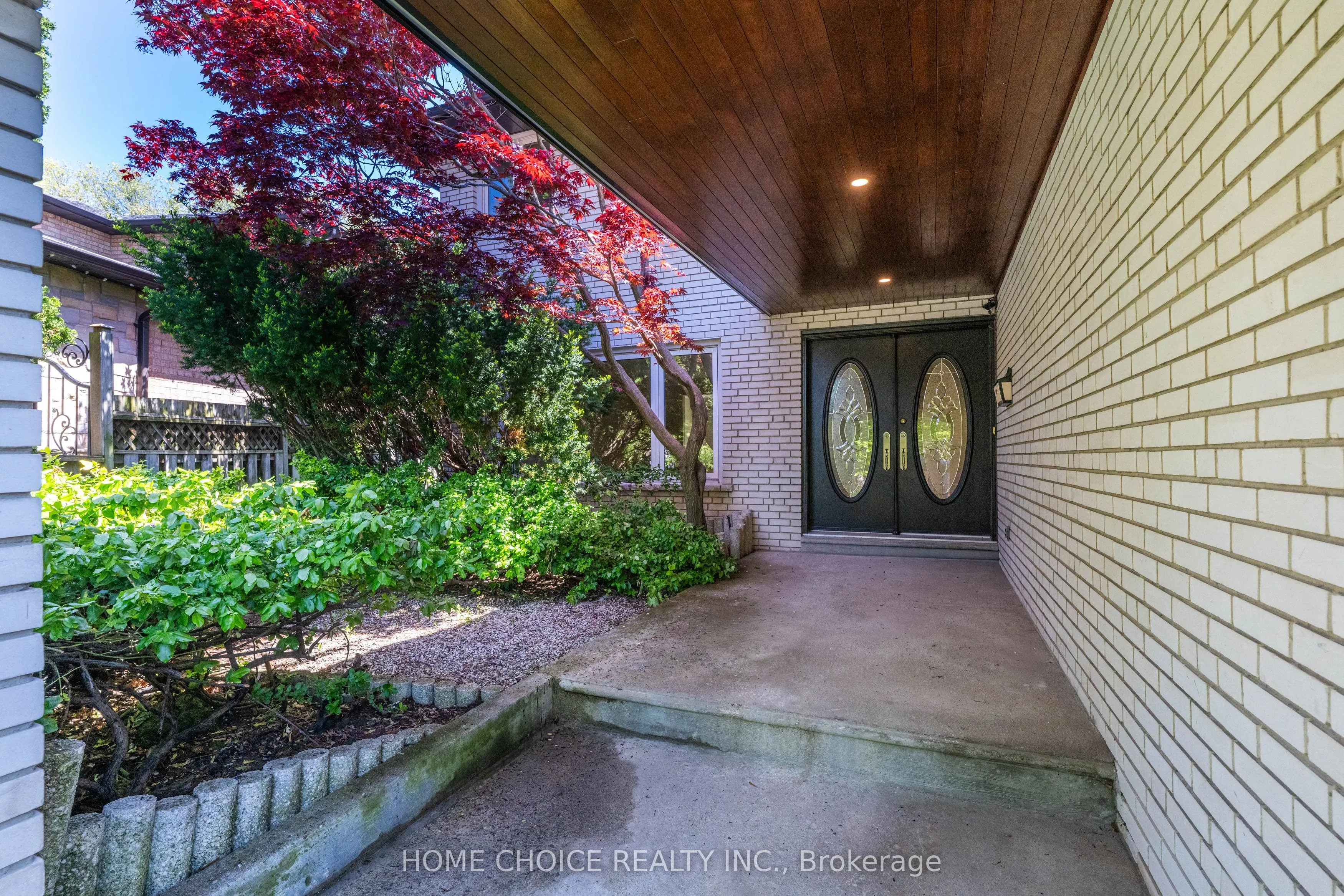 43 Golfwood Heights E