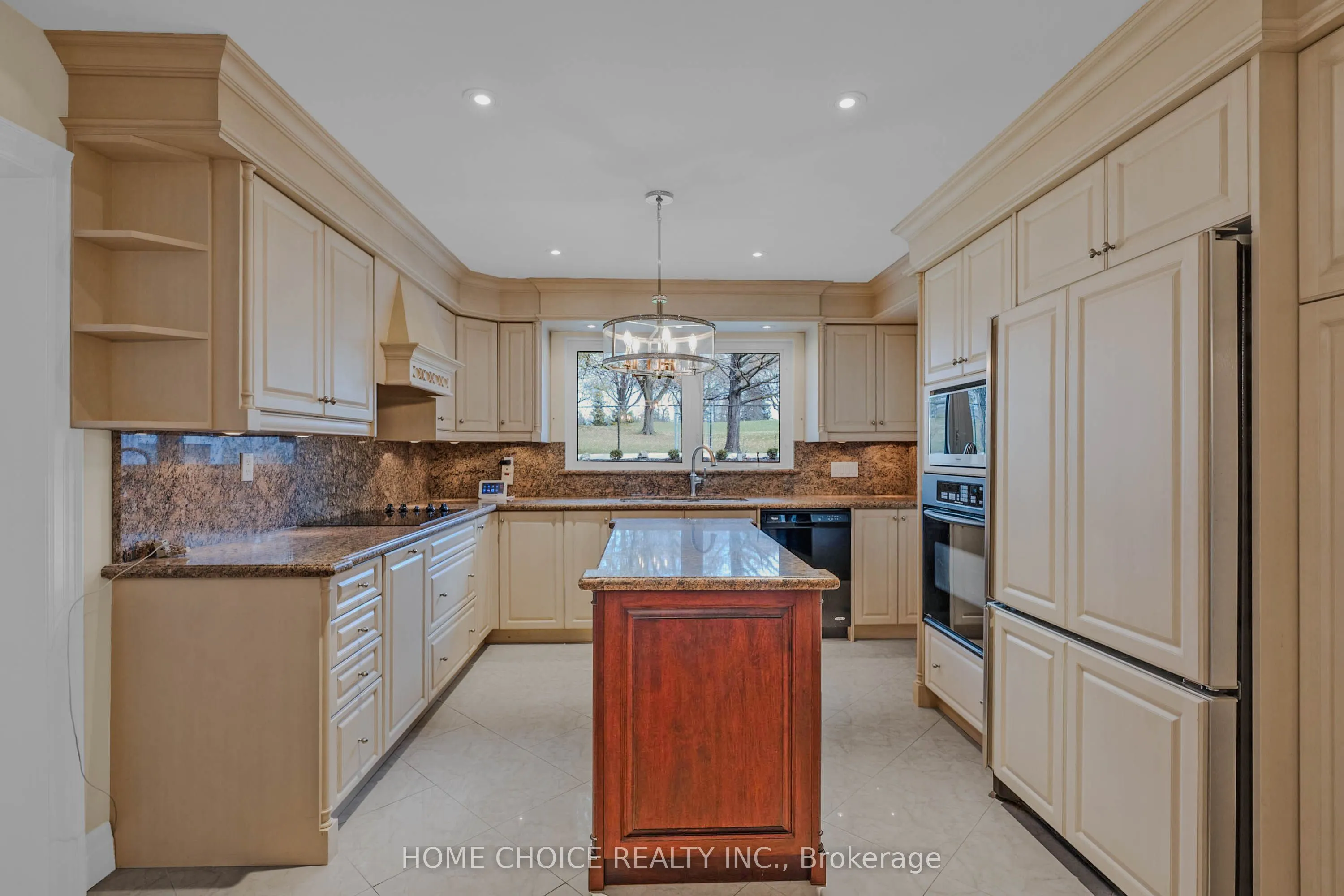 43 Golfwood Heights E