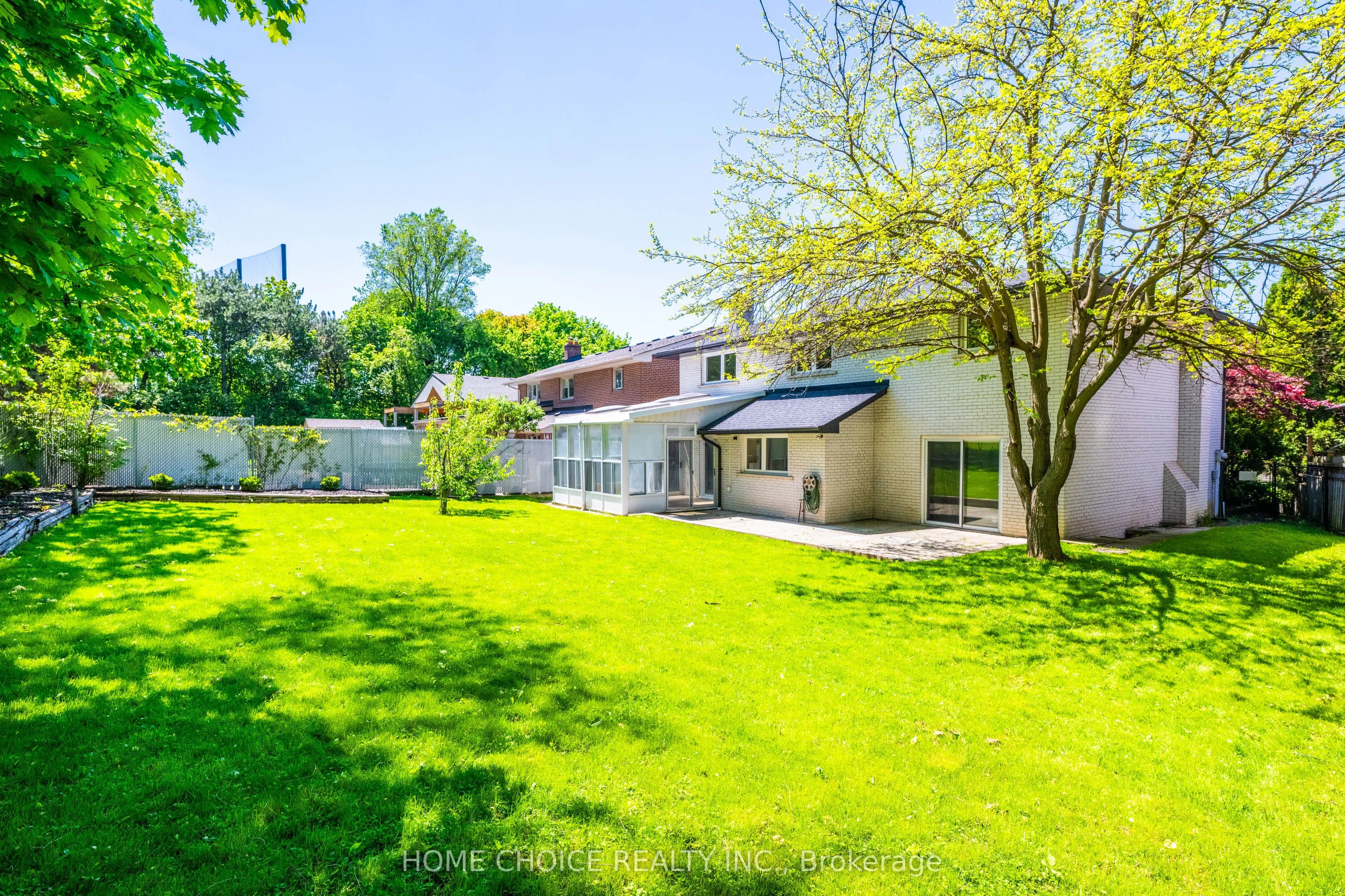 43 Golfwood Heights E