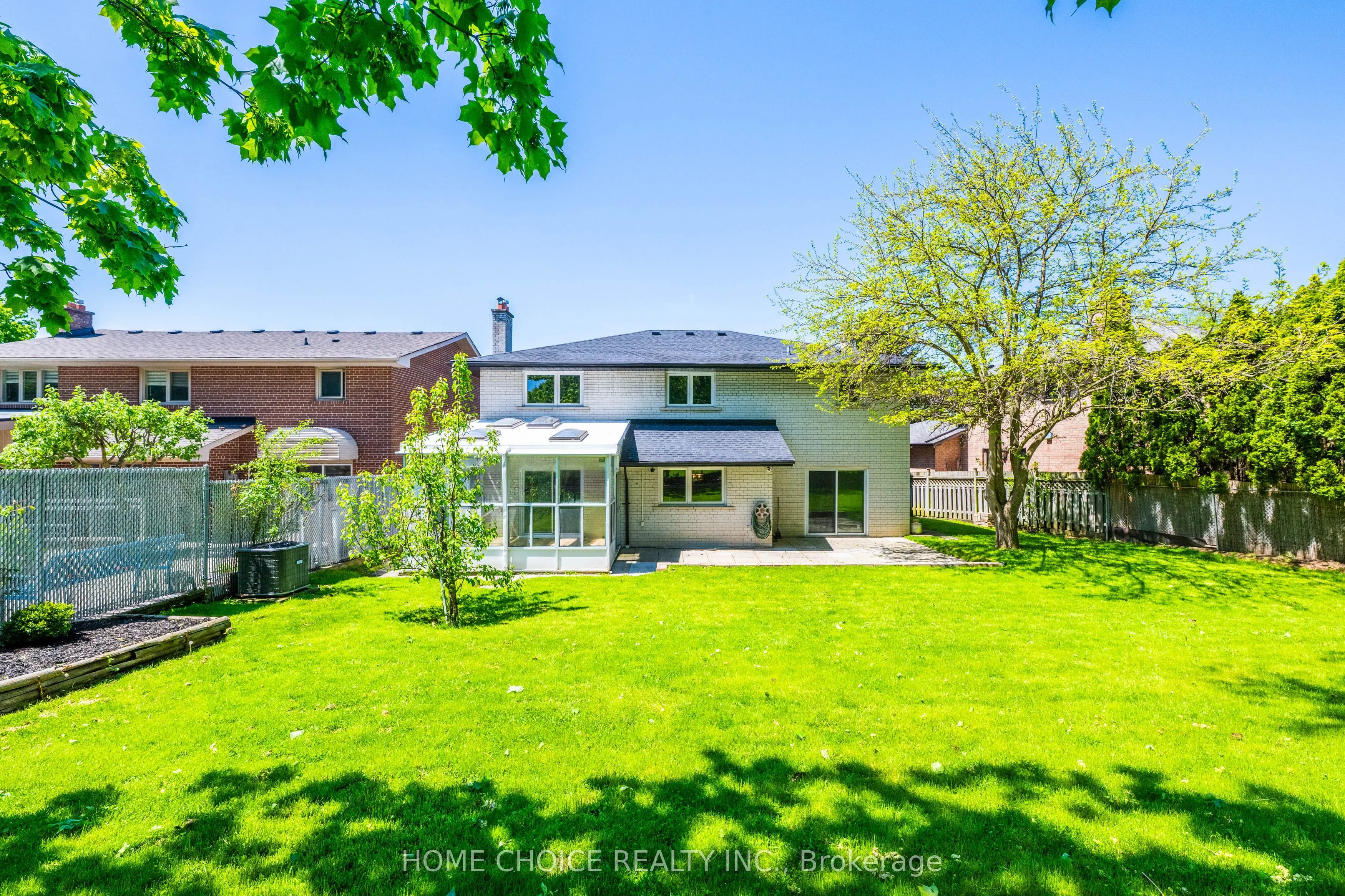 43 Golfwood Heights E