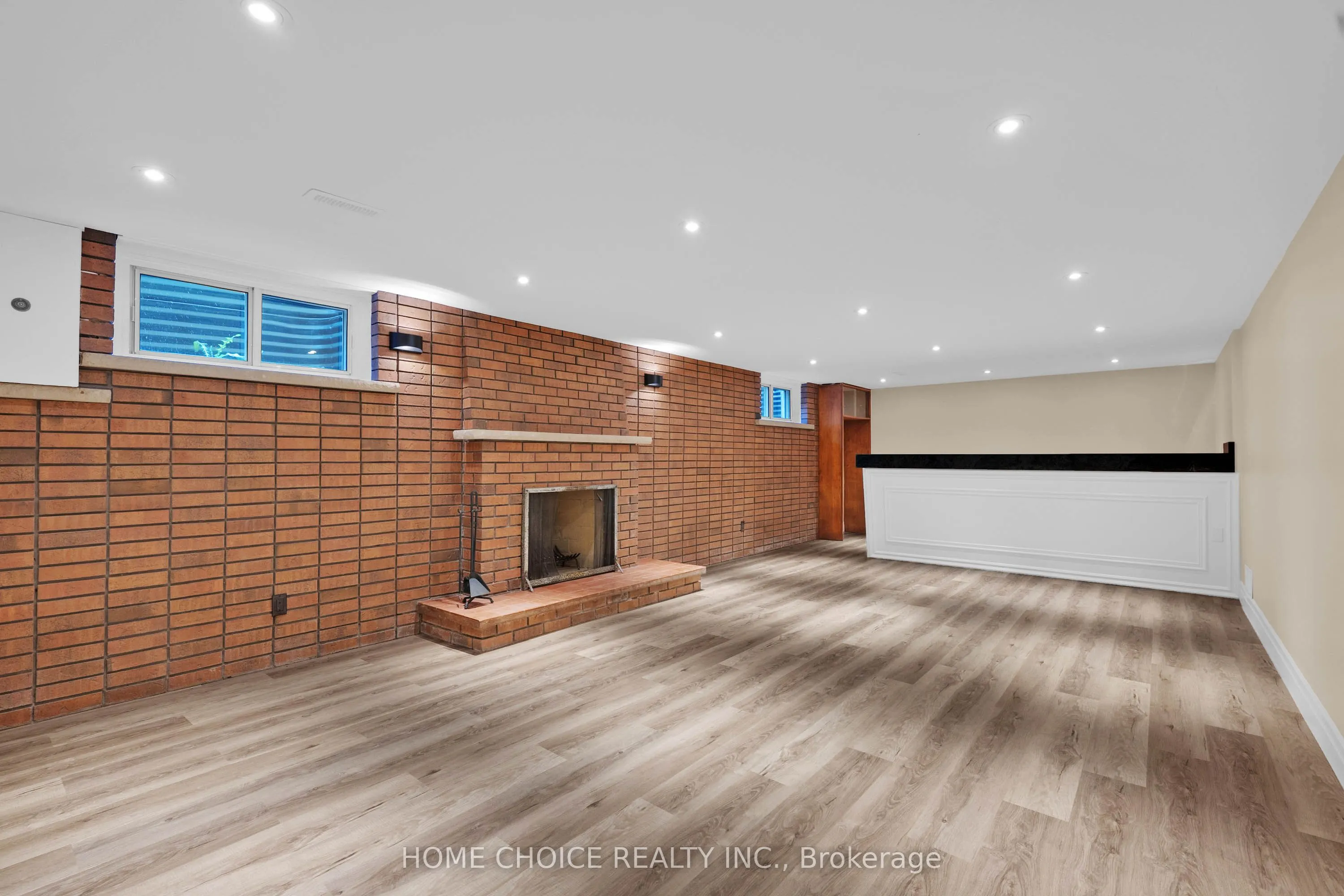 43 Golfwood Heights E