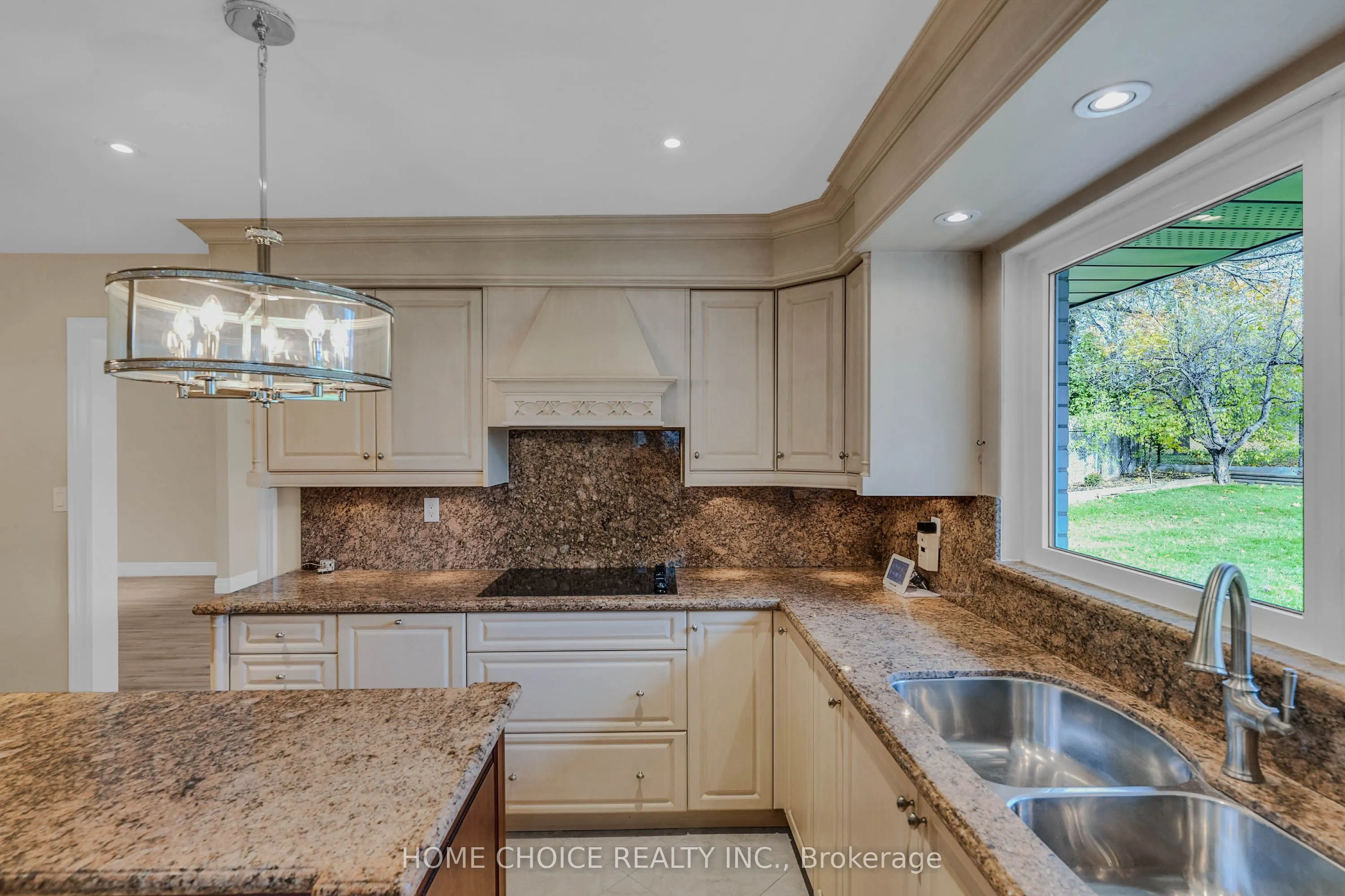 43 Golfwood Heights E