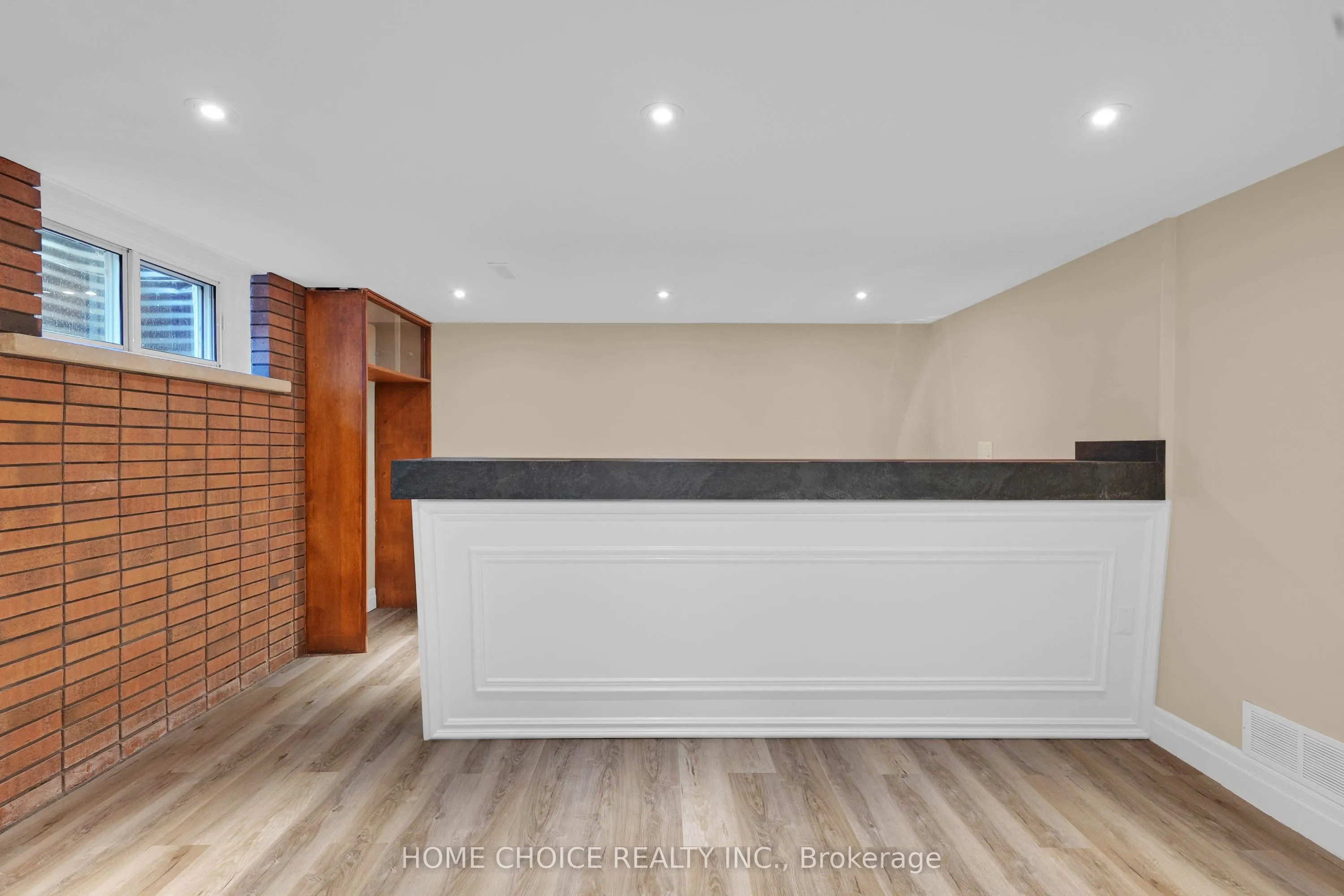 43 Golfwood Heights E