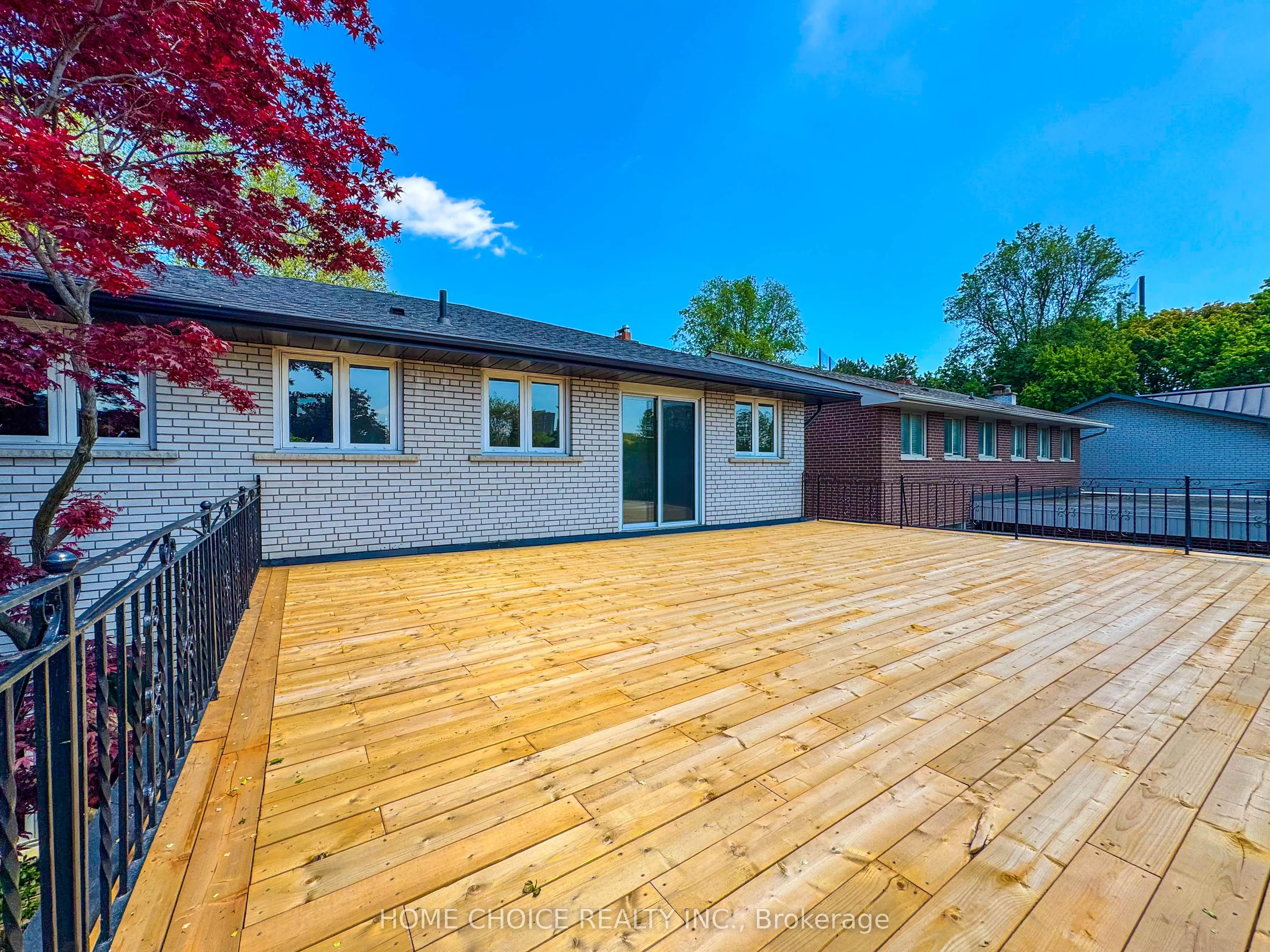 43 Golfwood Heights E