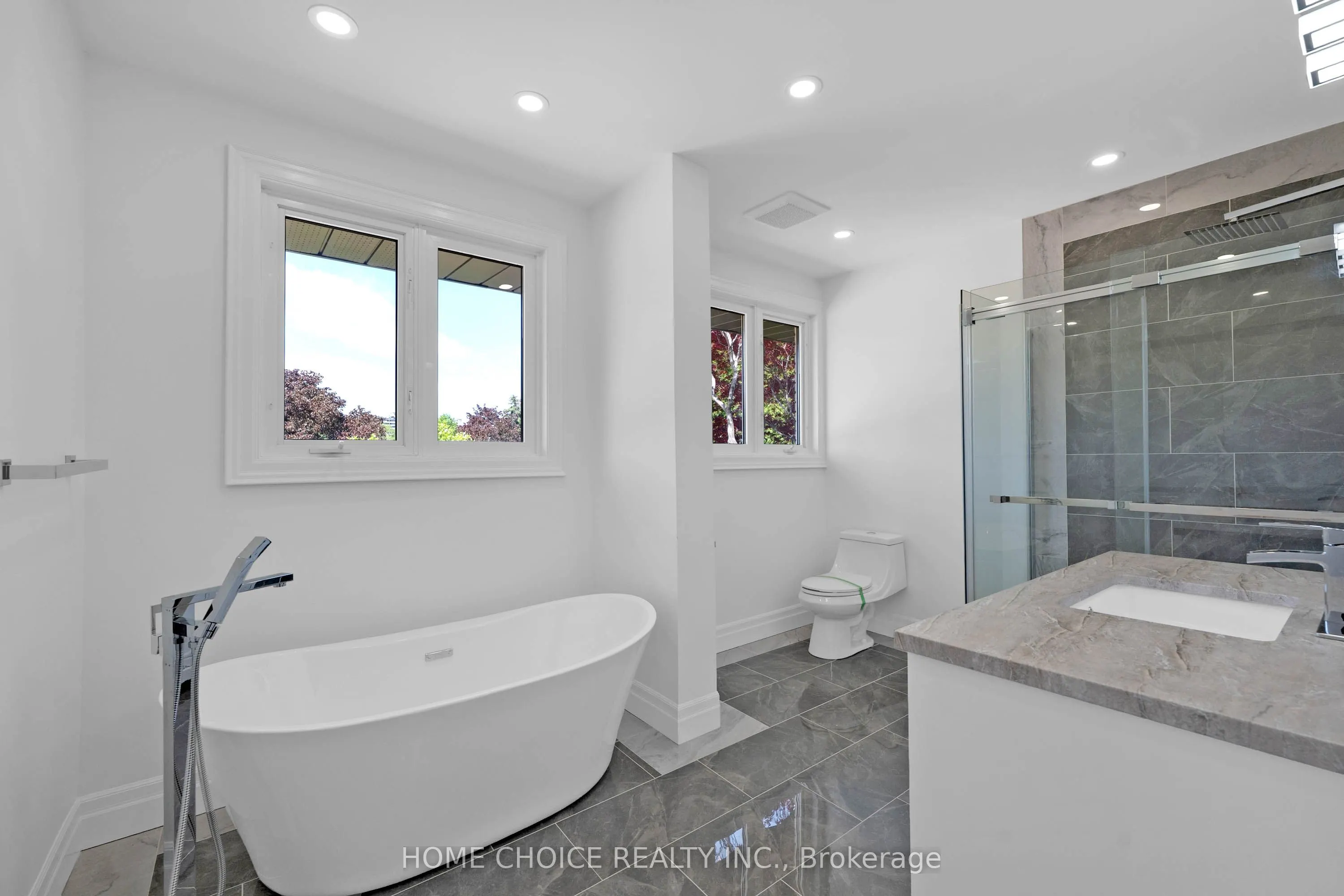 43 Golfwood Heights E