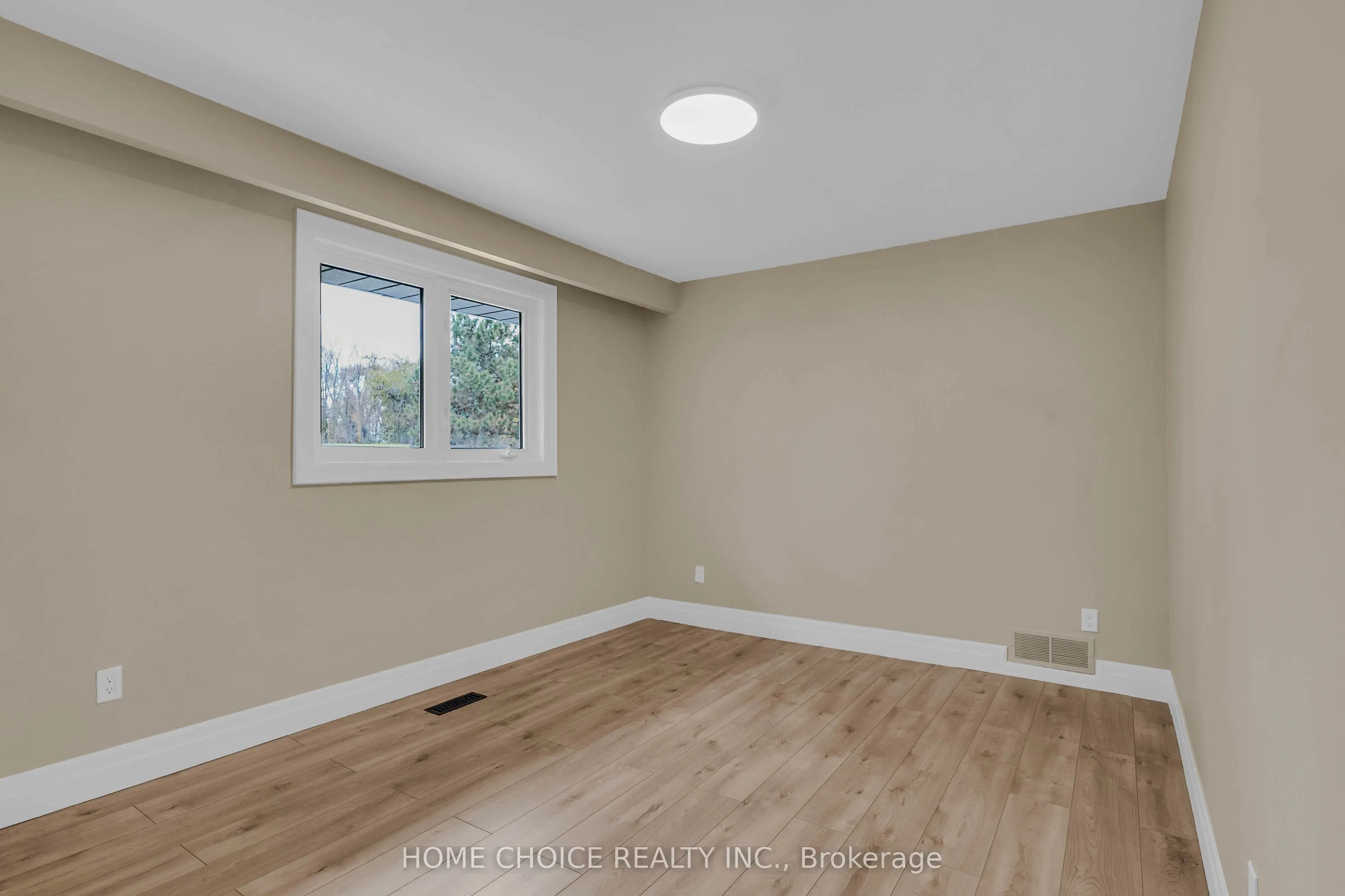 43 Golfwood Heights E