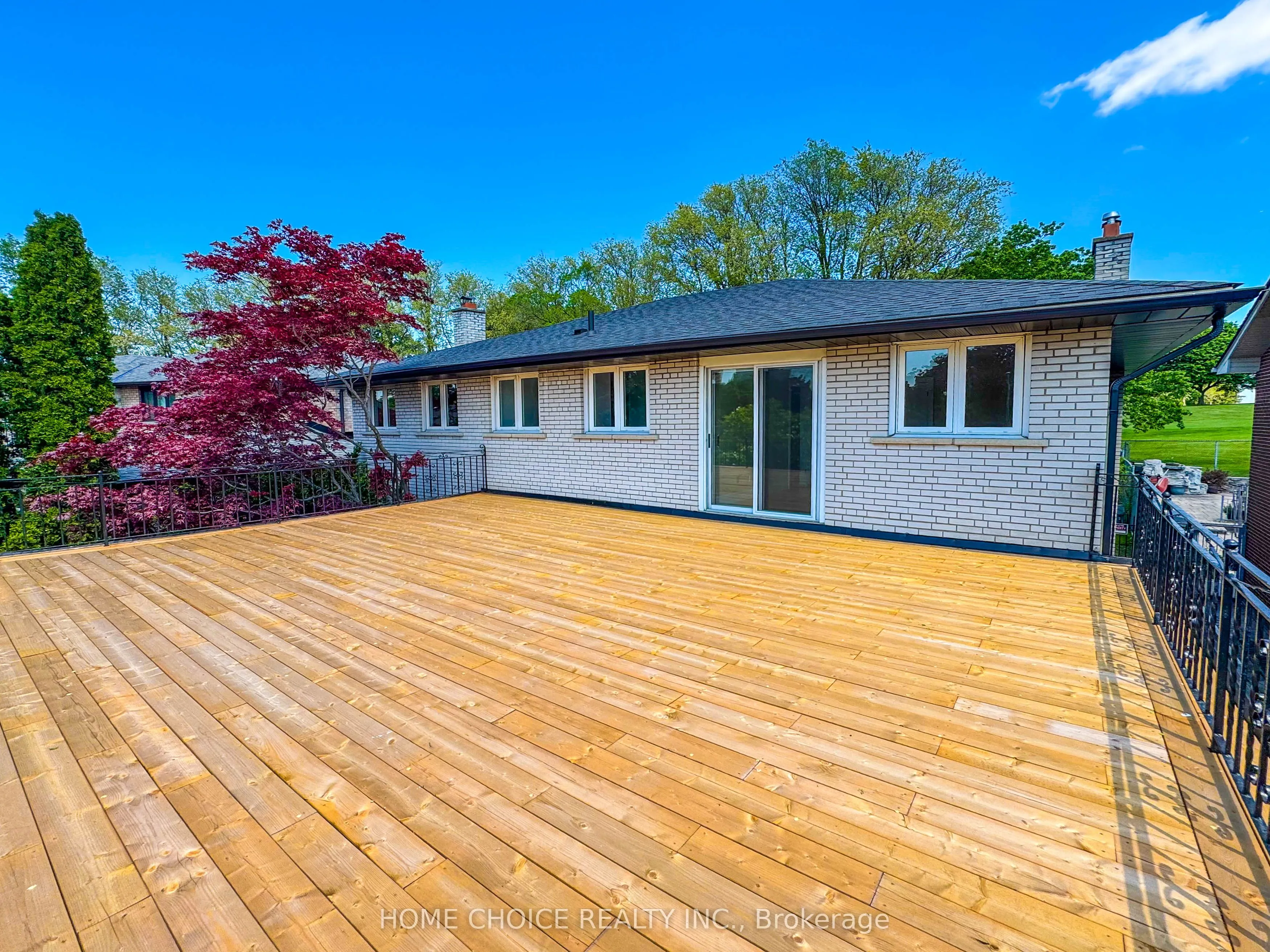 43 Golfwood Heights E