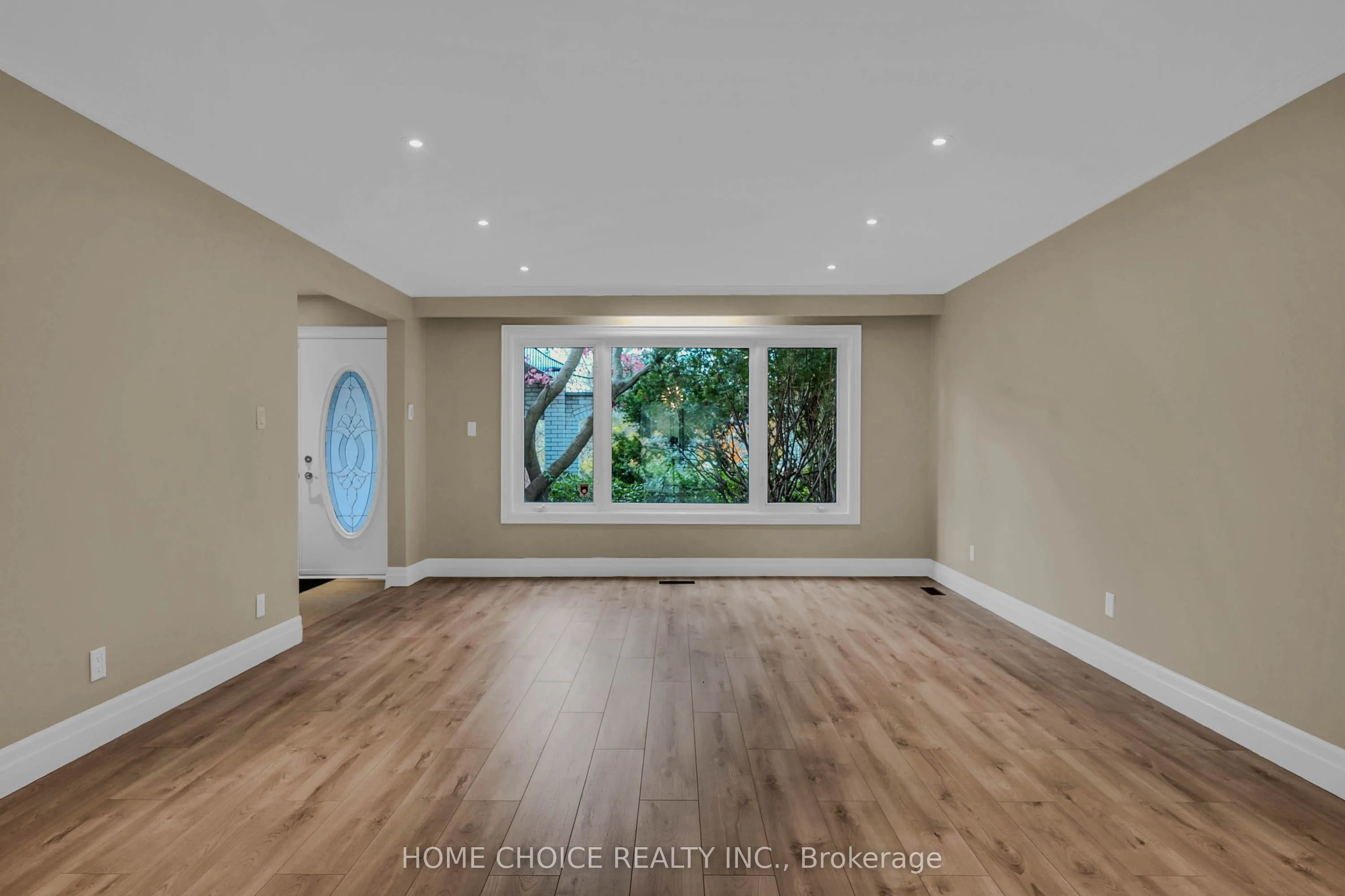 43 Golfwood Heights E