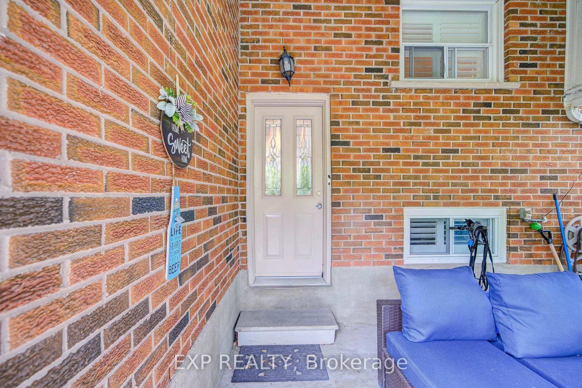 593A Scarlett Road N