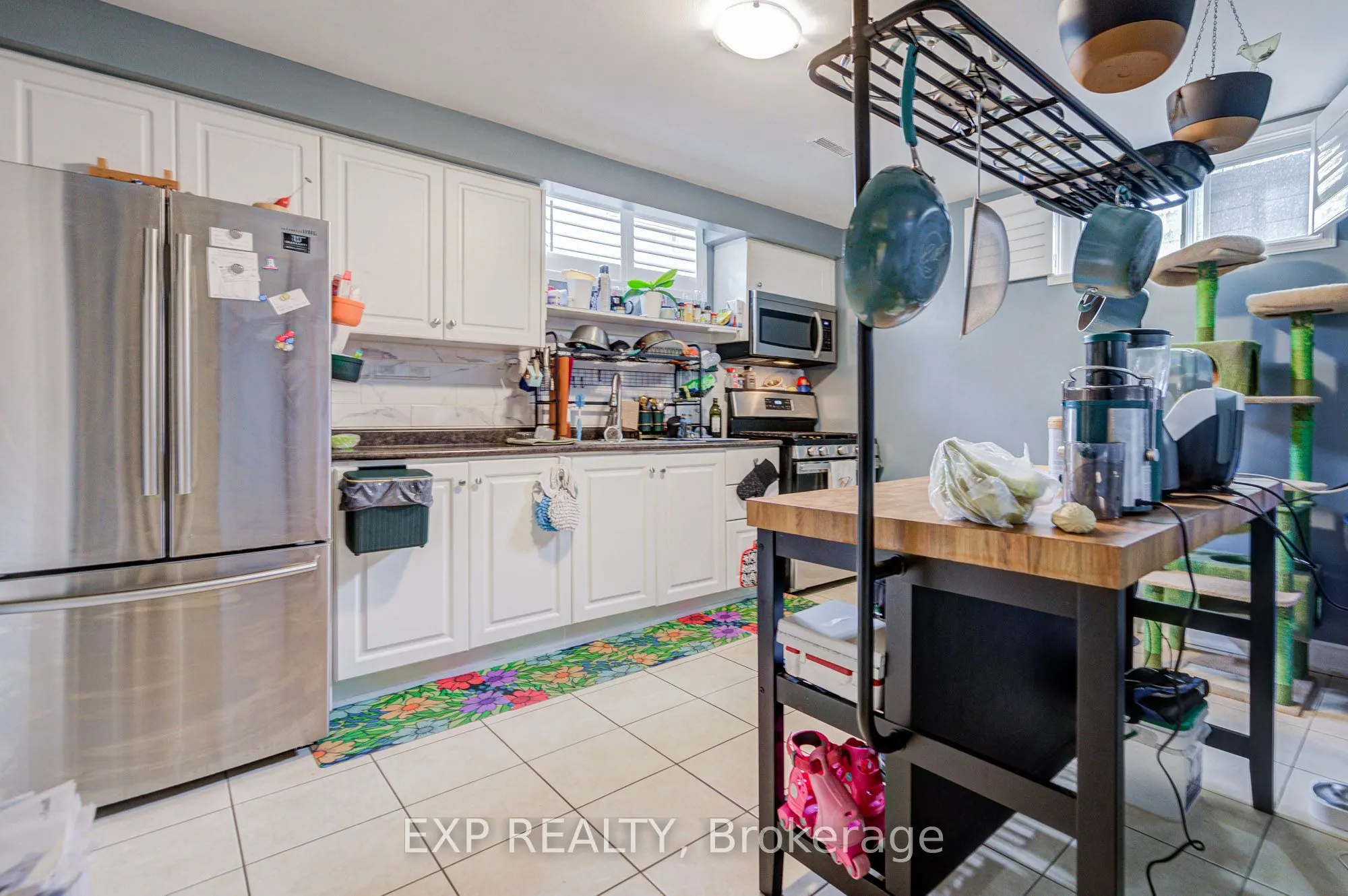 593A Scarlett Road N