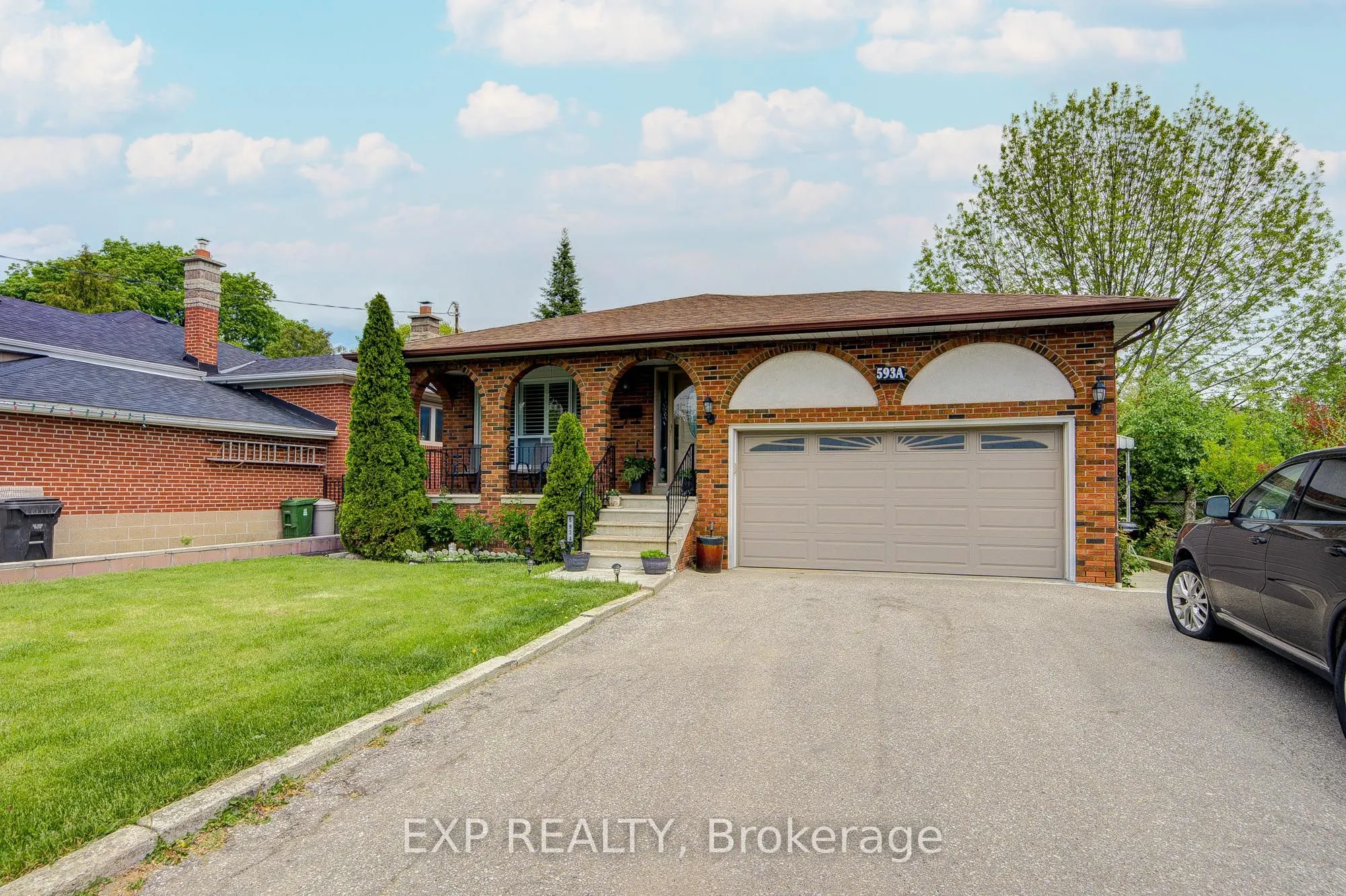 593A Scarlett Road N