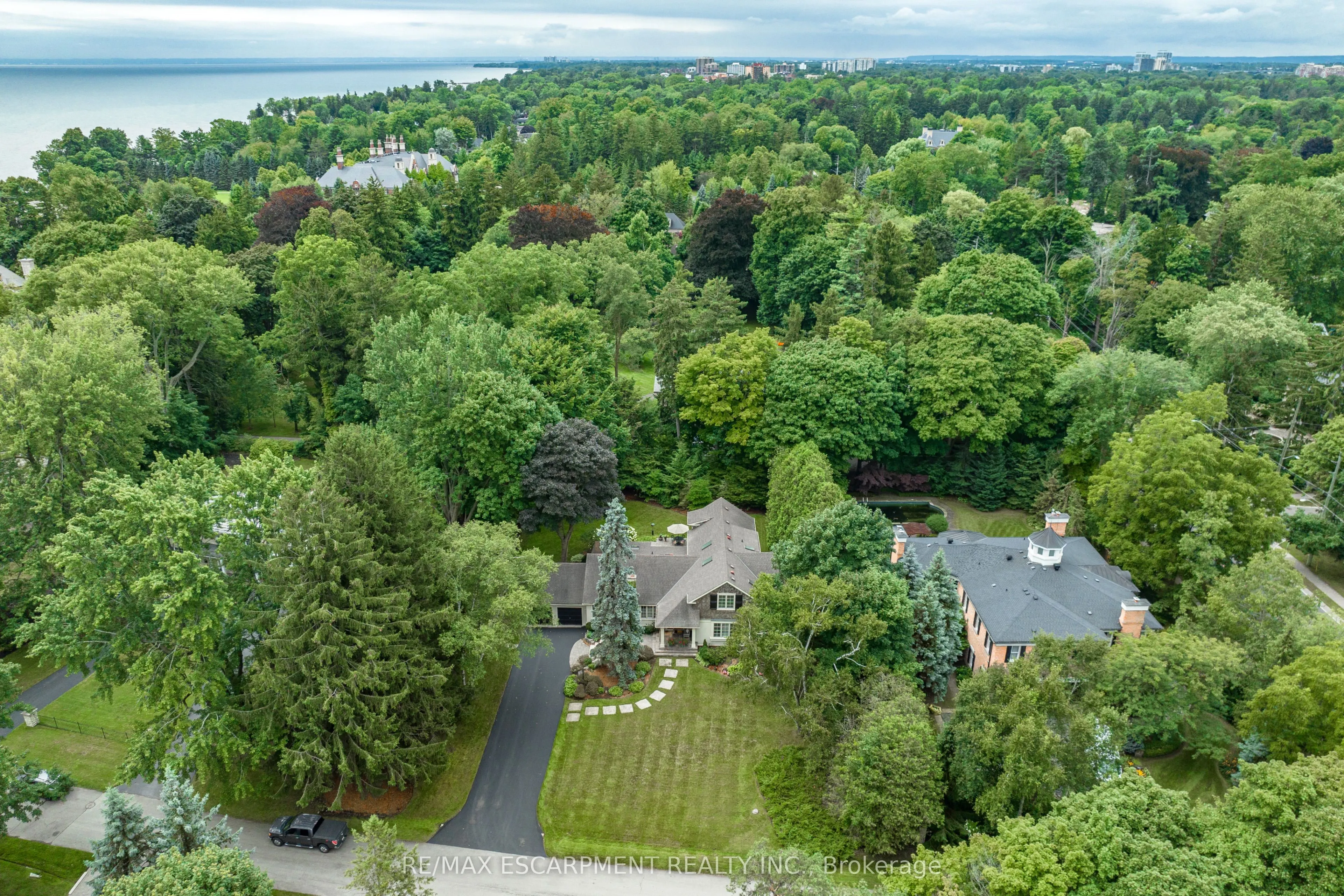 7 Colonial Crescent