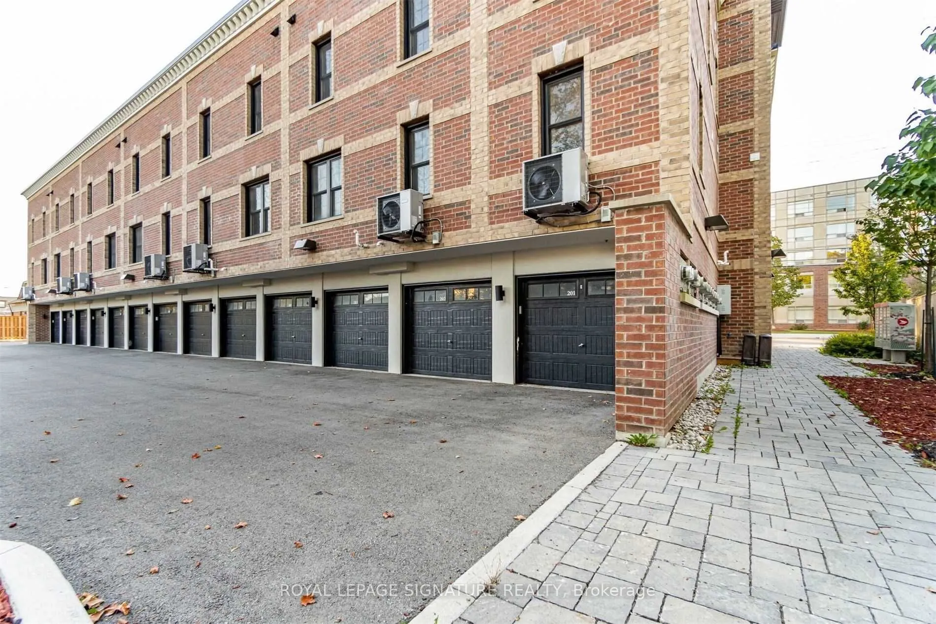 760 Lakeshore Road E #202
