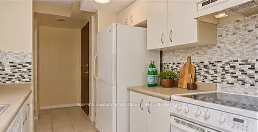 2565 Erin Centre Boulevard #411