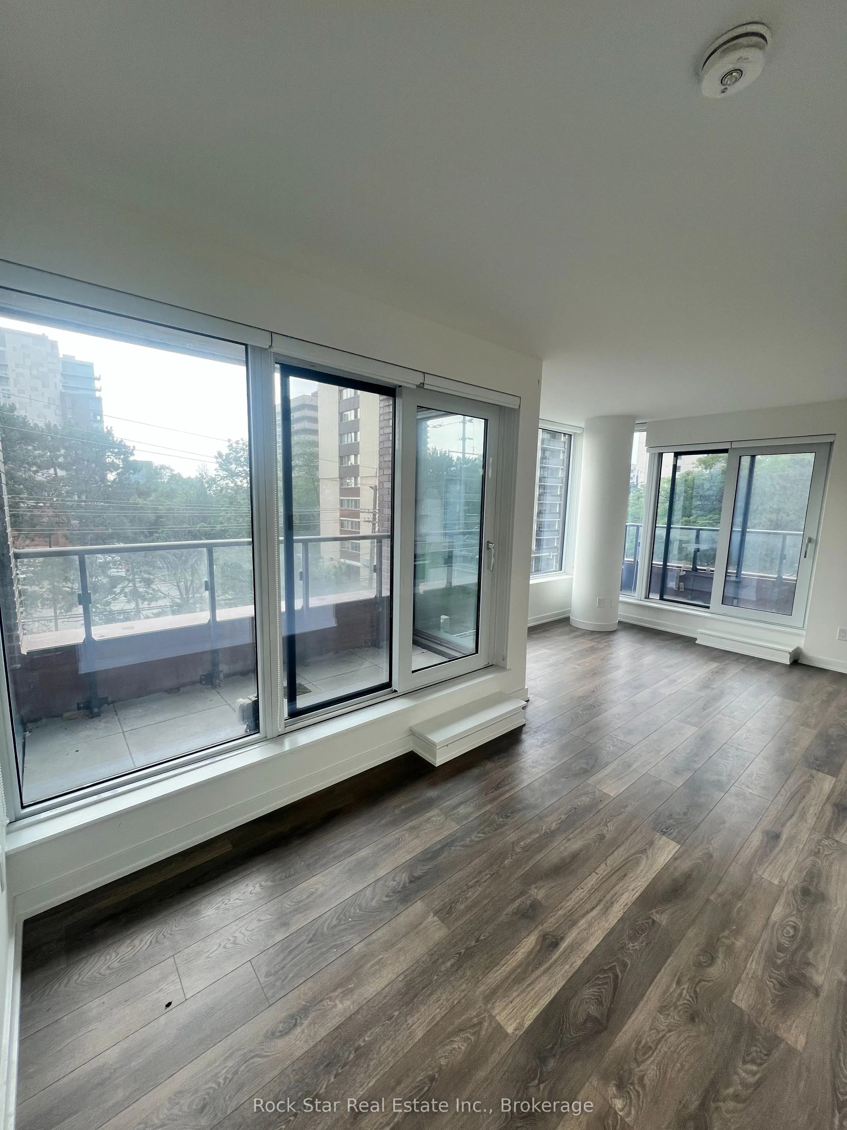 28 Ann Street #209
