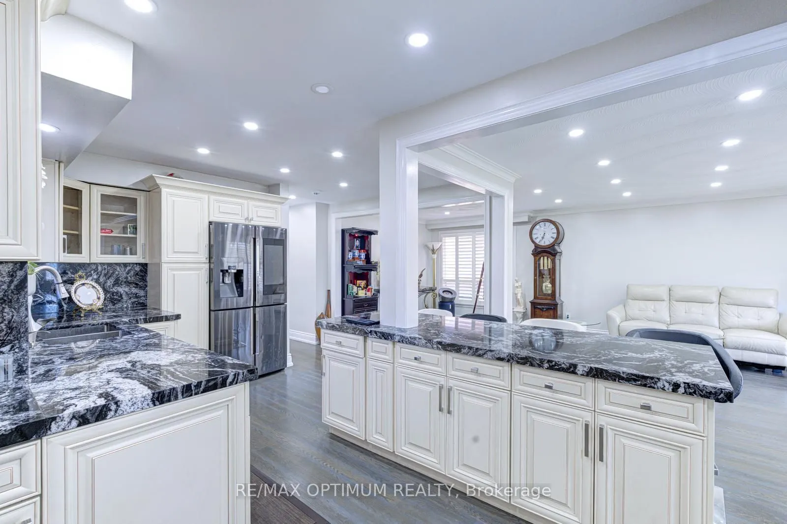 6 Evernby Boulevard