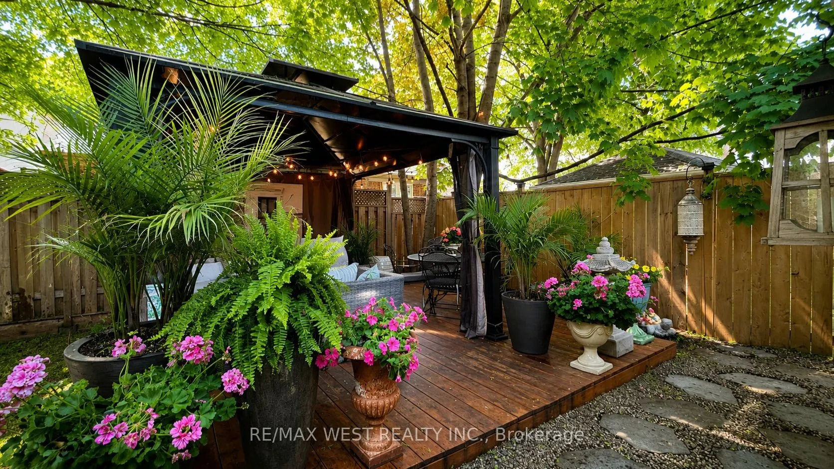 12 Brentwood Road S