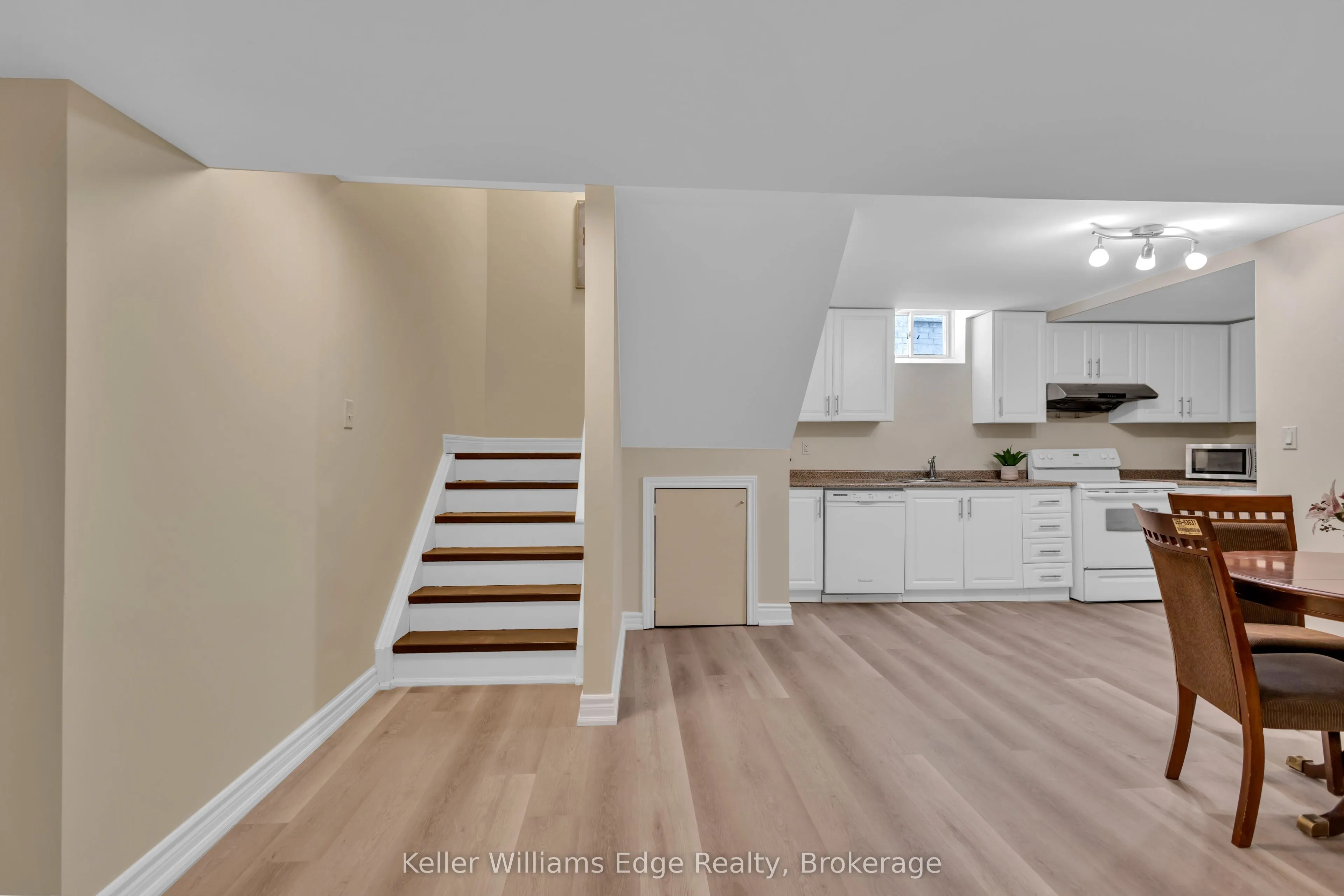 2241 Adirondak Trail