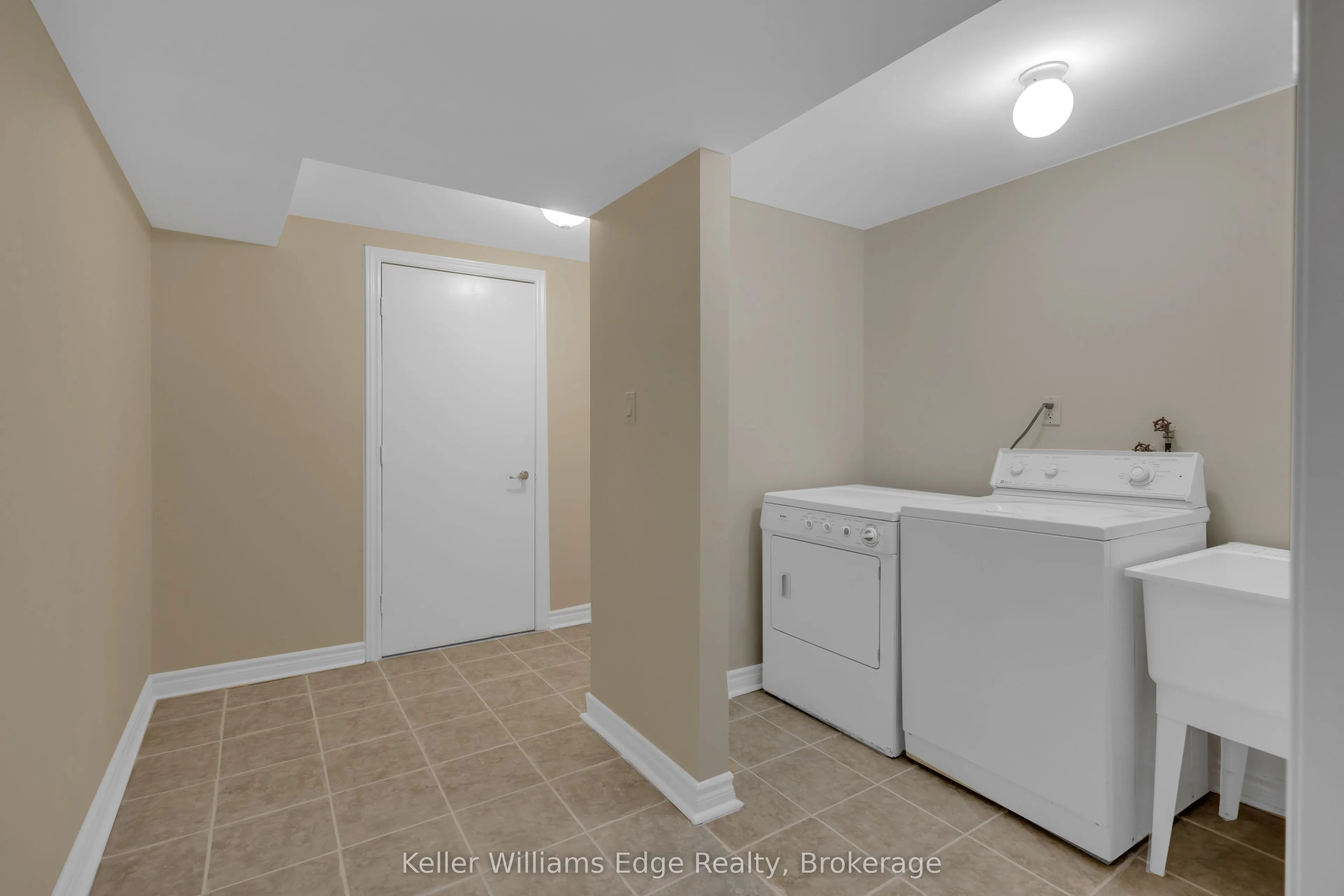 2241 Adirondak Trail
