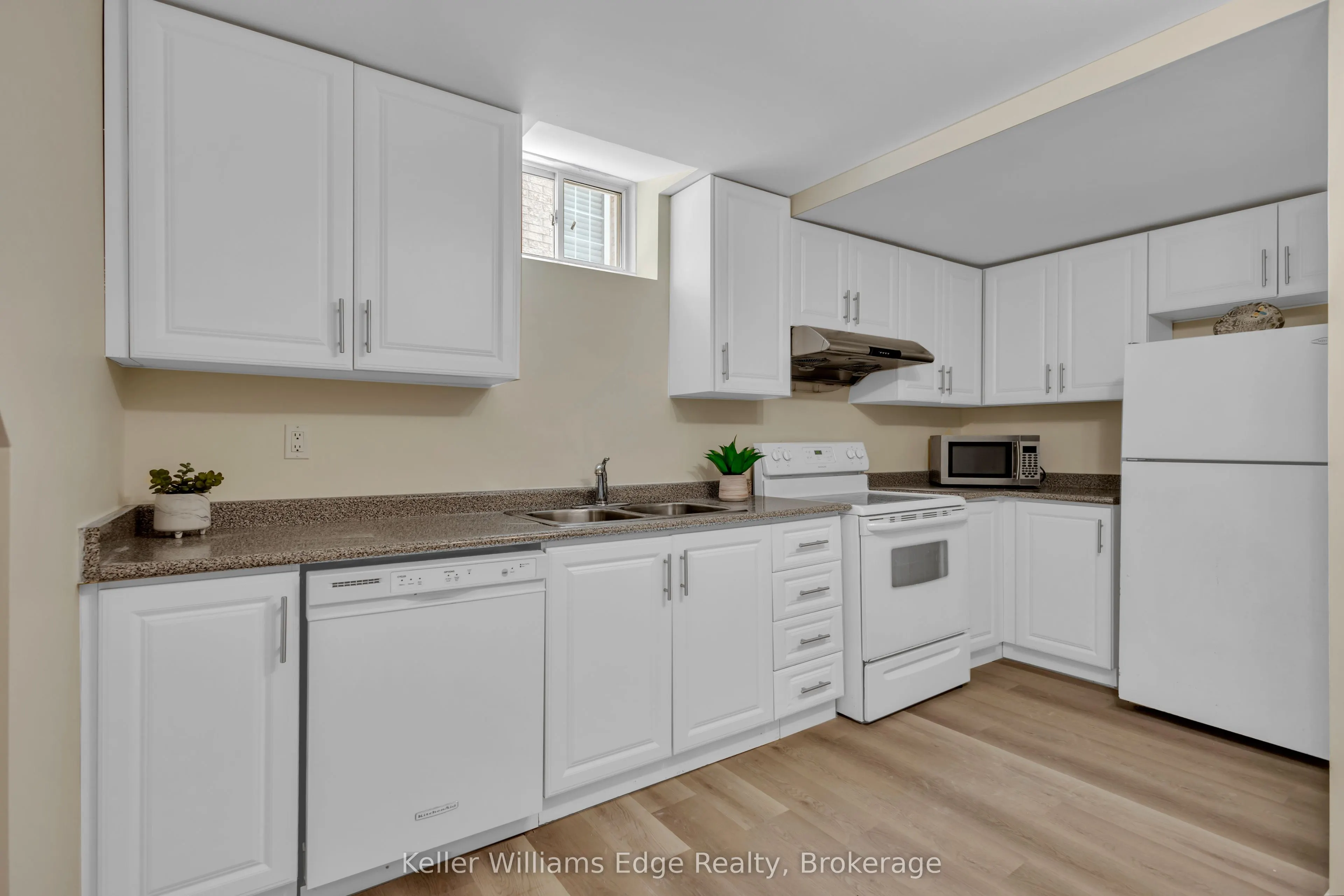 2241 Adirondak Trail