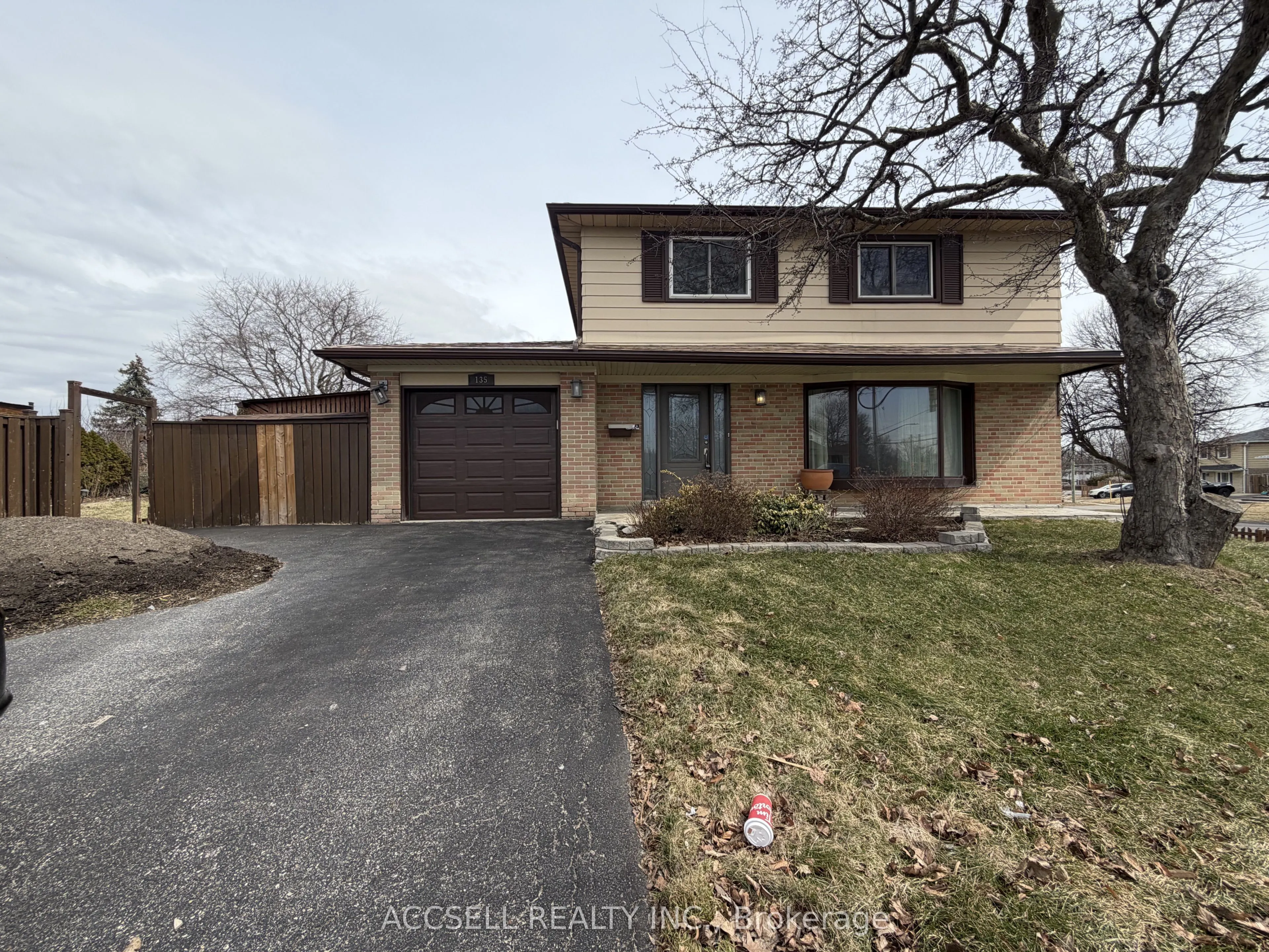 135 Mountainview Road S