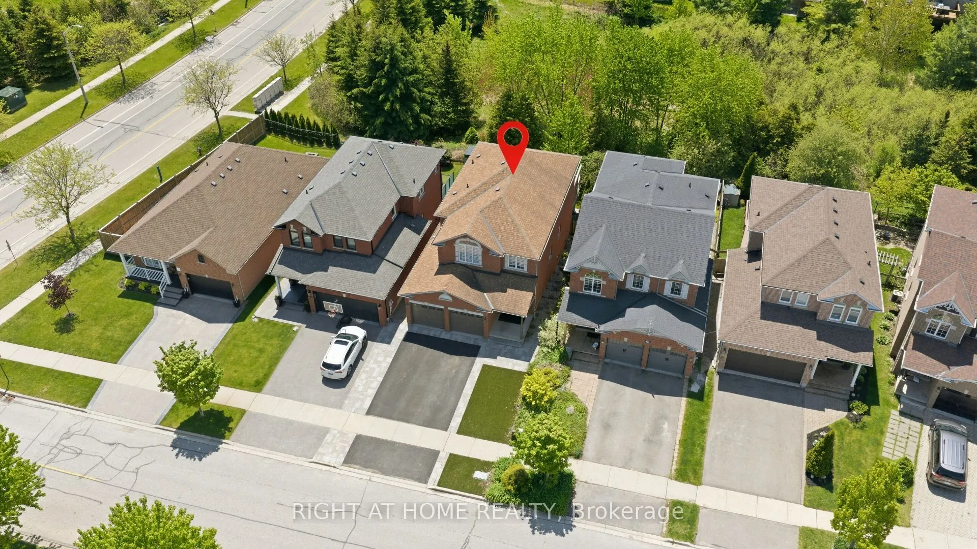182 Mowat Crescent