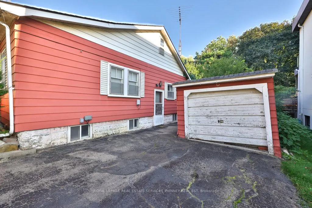 945 BEECHWOOD Avenue