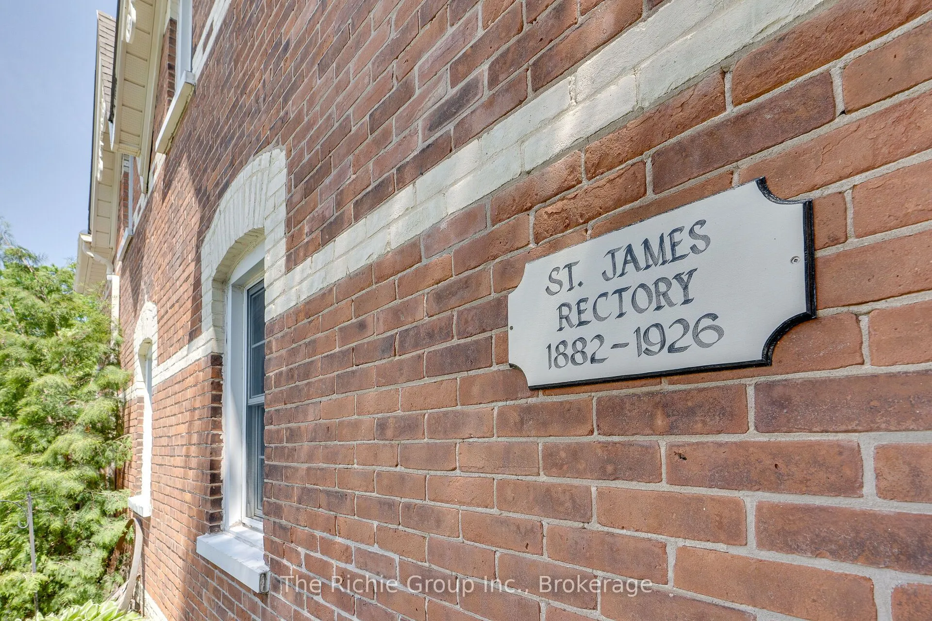 15 Emma Street