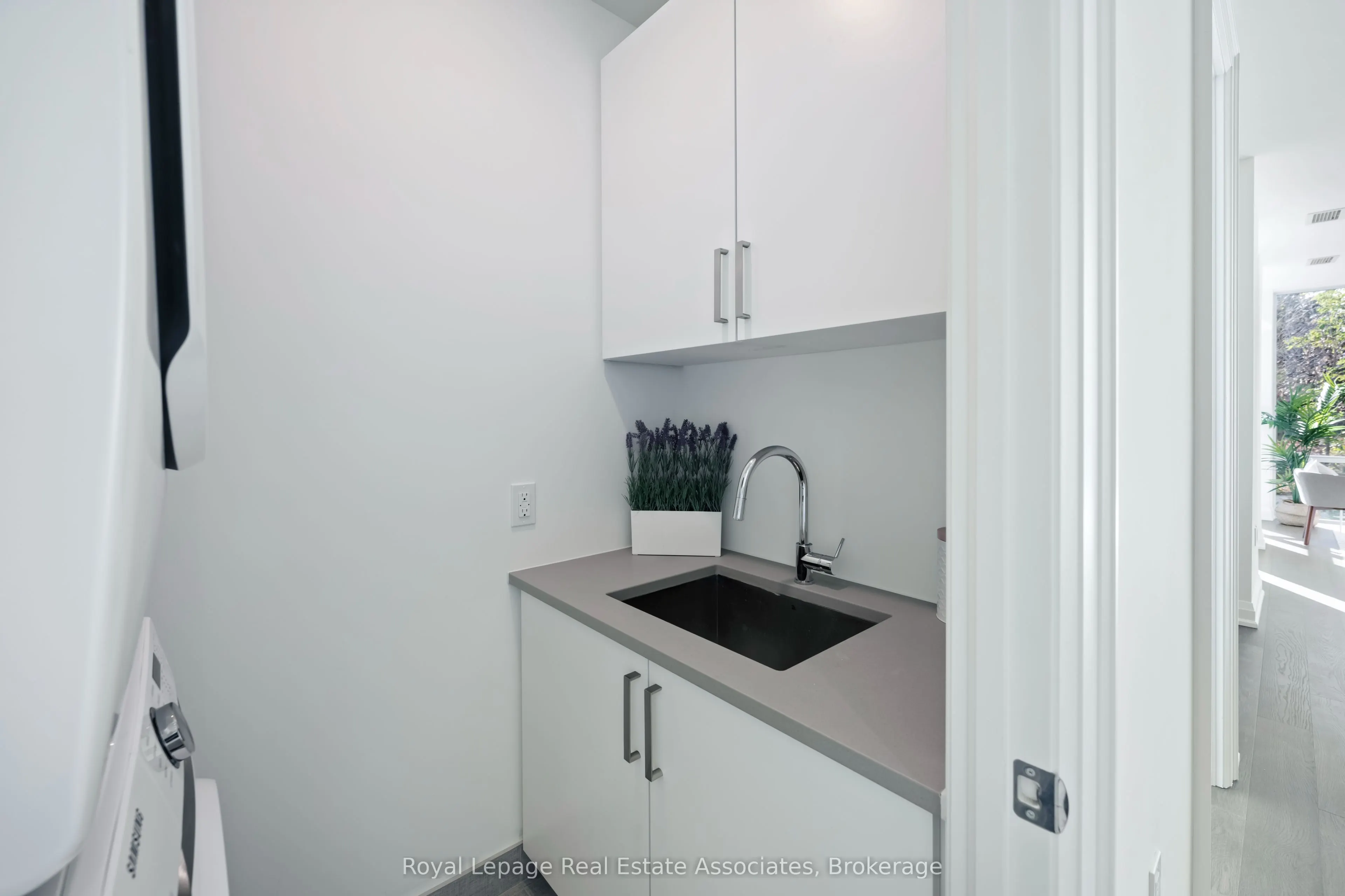 42 Mill Street #209