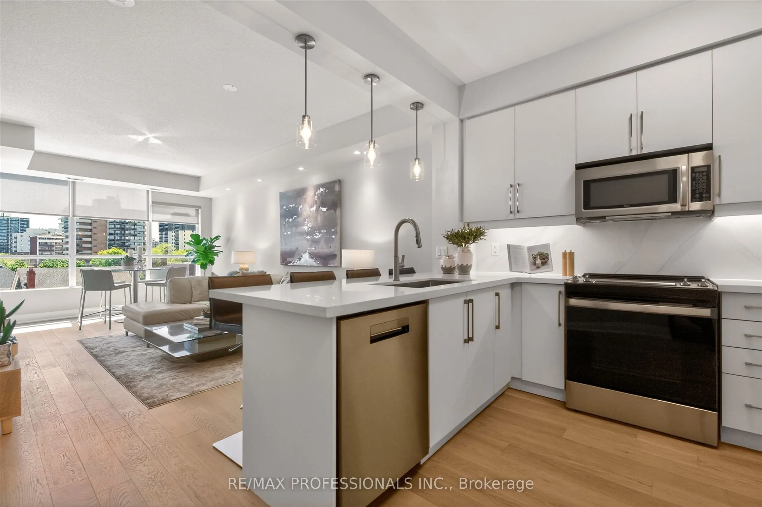 1 Hurontario Street #413