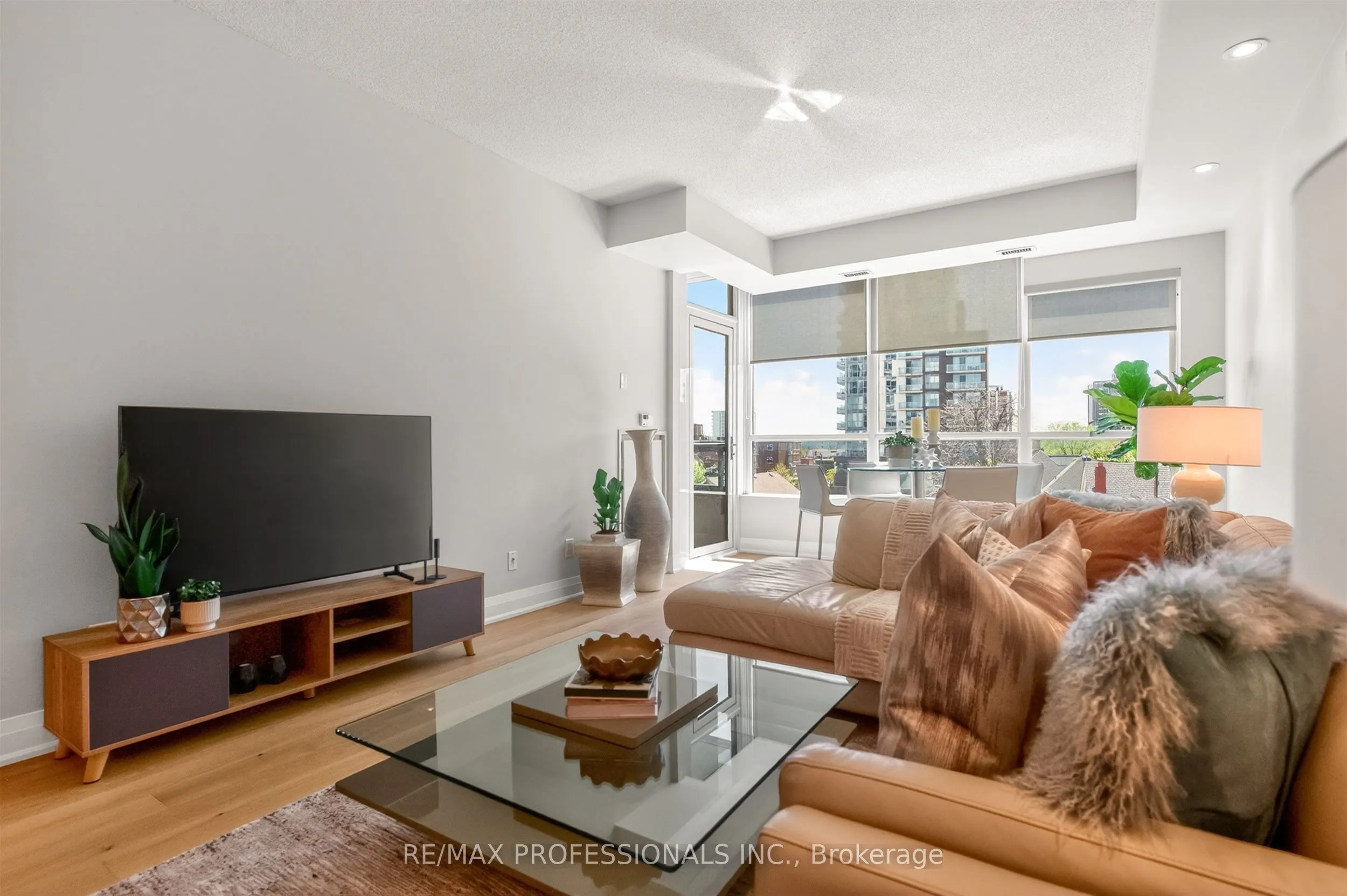 1 Hurontario Street #413