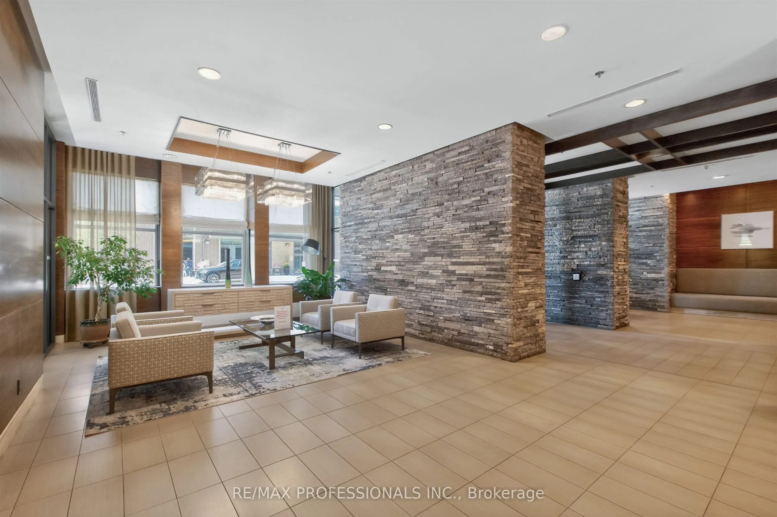 1 Hurontario Street #413