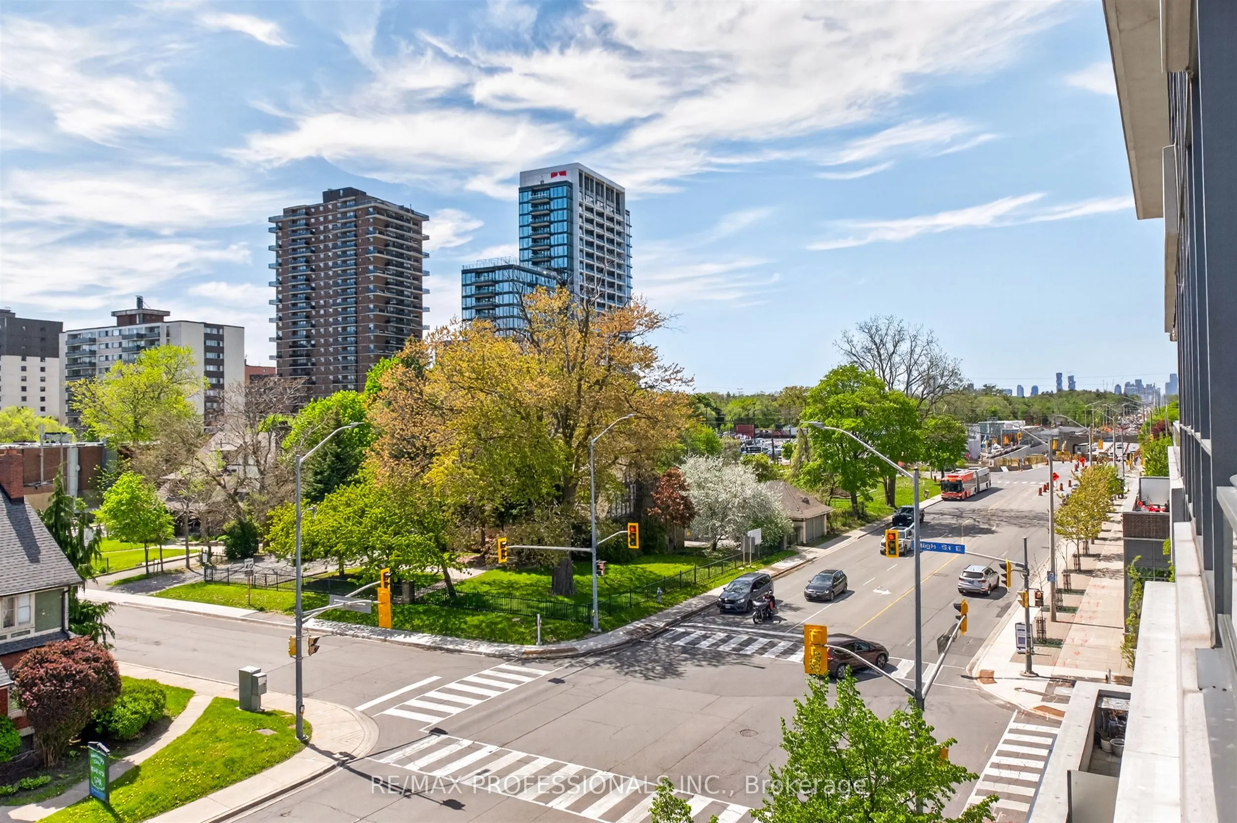 1 Hurontario Street #413
